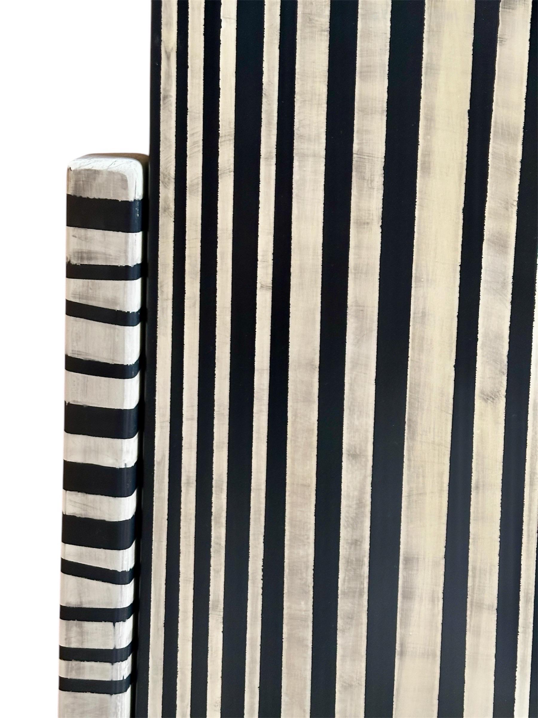 Chaise Zebra unique peinte à la main - Chaise de luxe moderne de Mahesh Sharma en vente 7