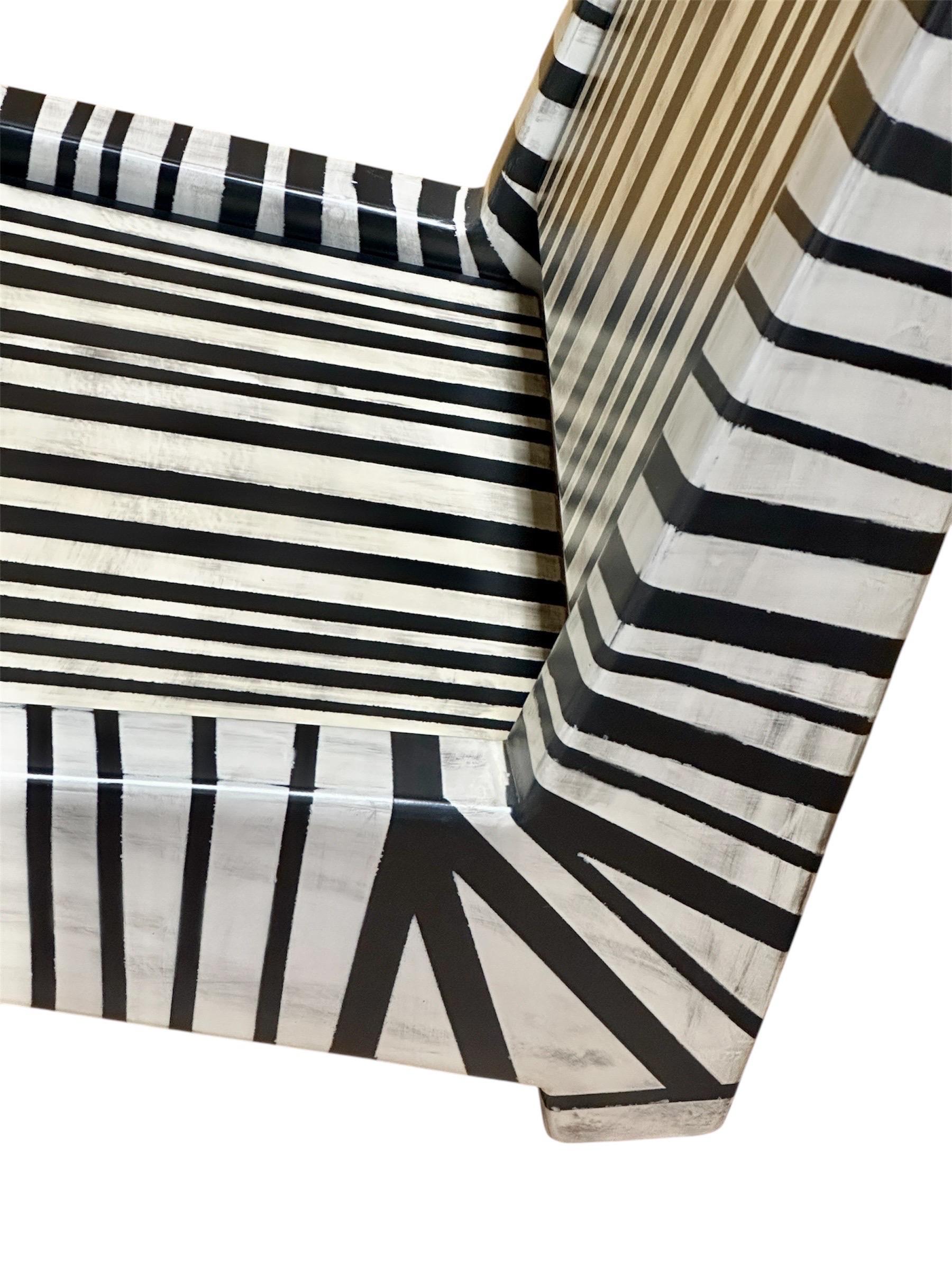 Chaise Zebra unique peinte à la main - Chaise de luxe moderne de Mahesh Sharma en vente 8
