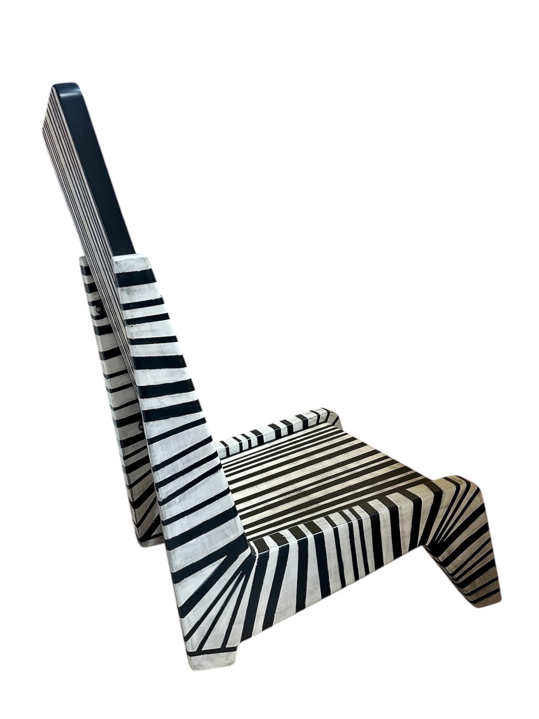 Chaise Zebra unique peinte à la main - Chaise de luxe moderne de Mahesh Sharma en vente 9