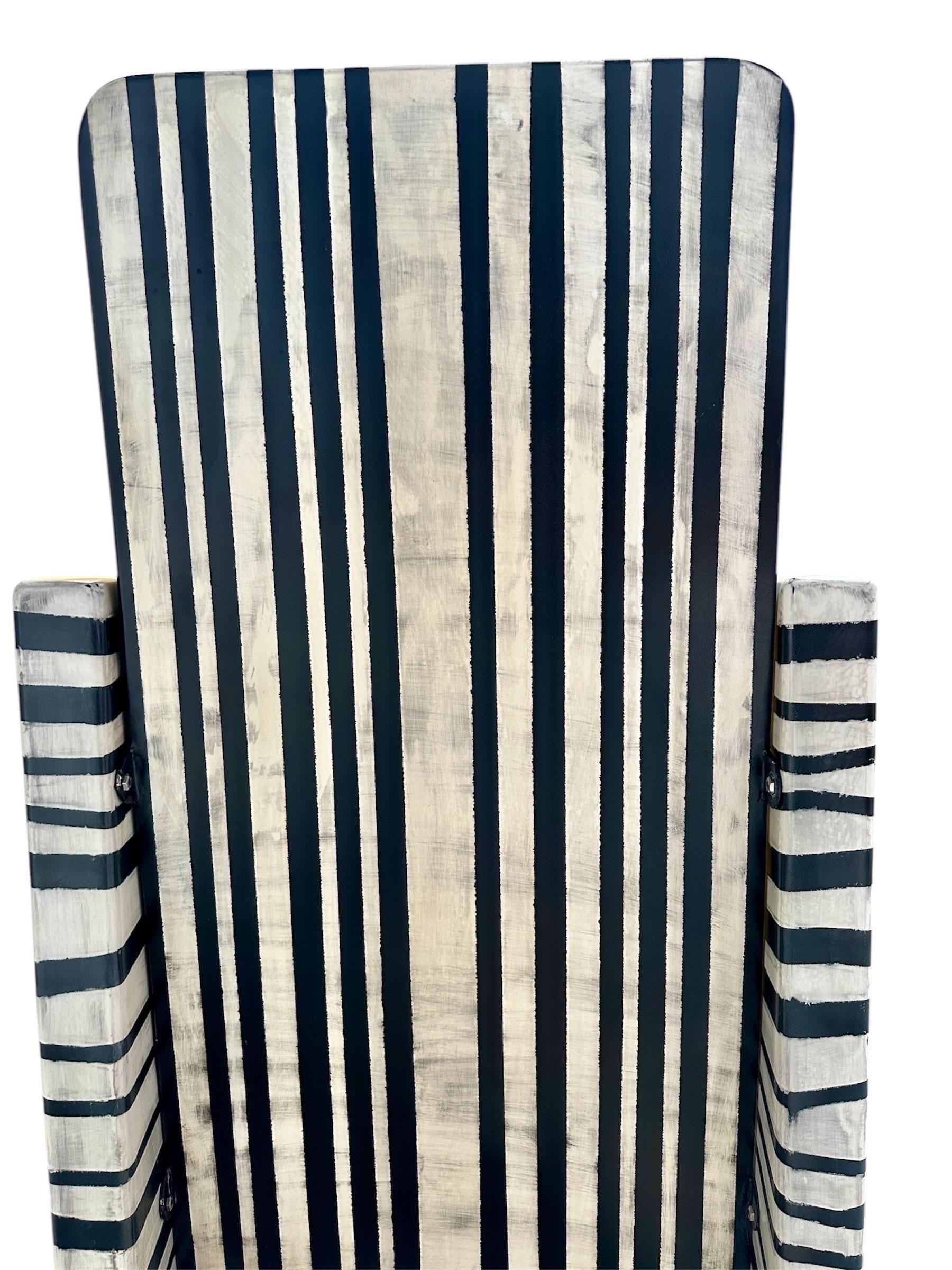 Chaise Zebra unique peinte à la main - Chaise de luxe moderne de Mahesh Sharma en vente 11