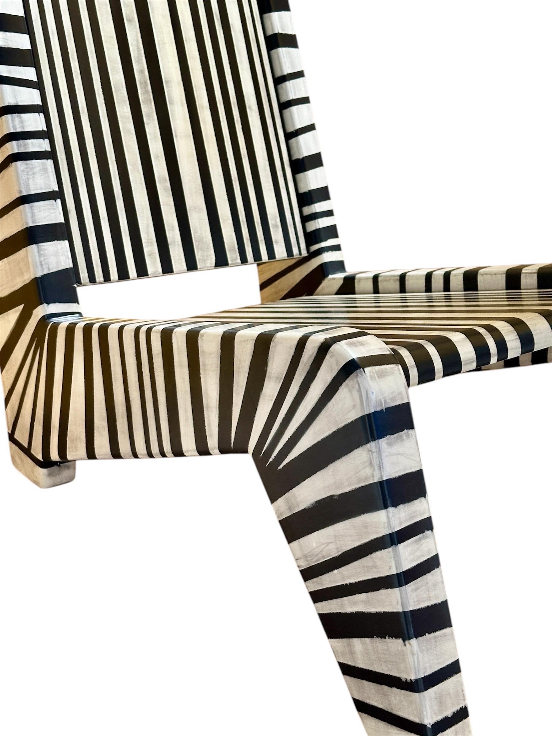 Chaise Zebra unique peinte à la main - Chaise de luxe moderne de Mahesh Sharma en vente 10