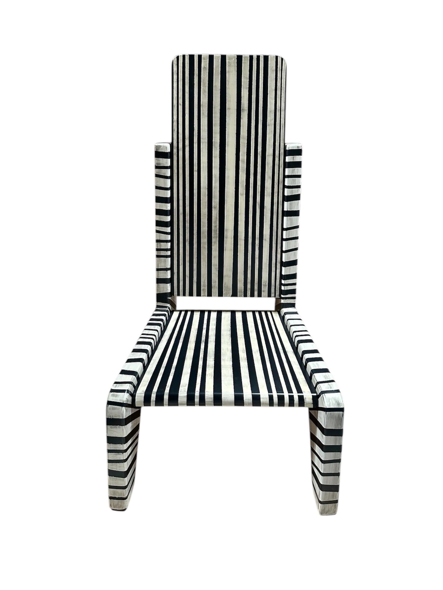 Chaise Zebra unique peinte à la main - Chaise de luxe moderne de Mahesh Sharma en vente 12