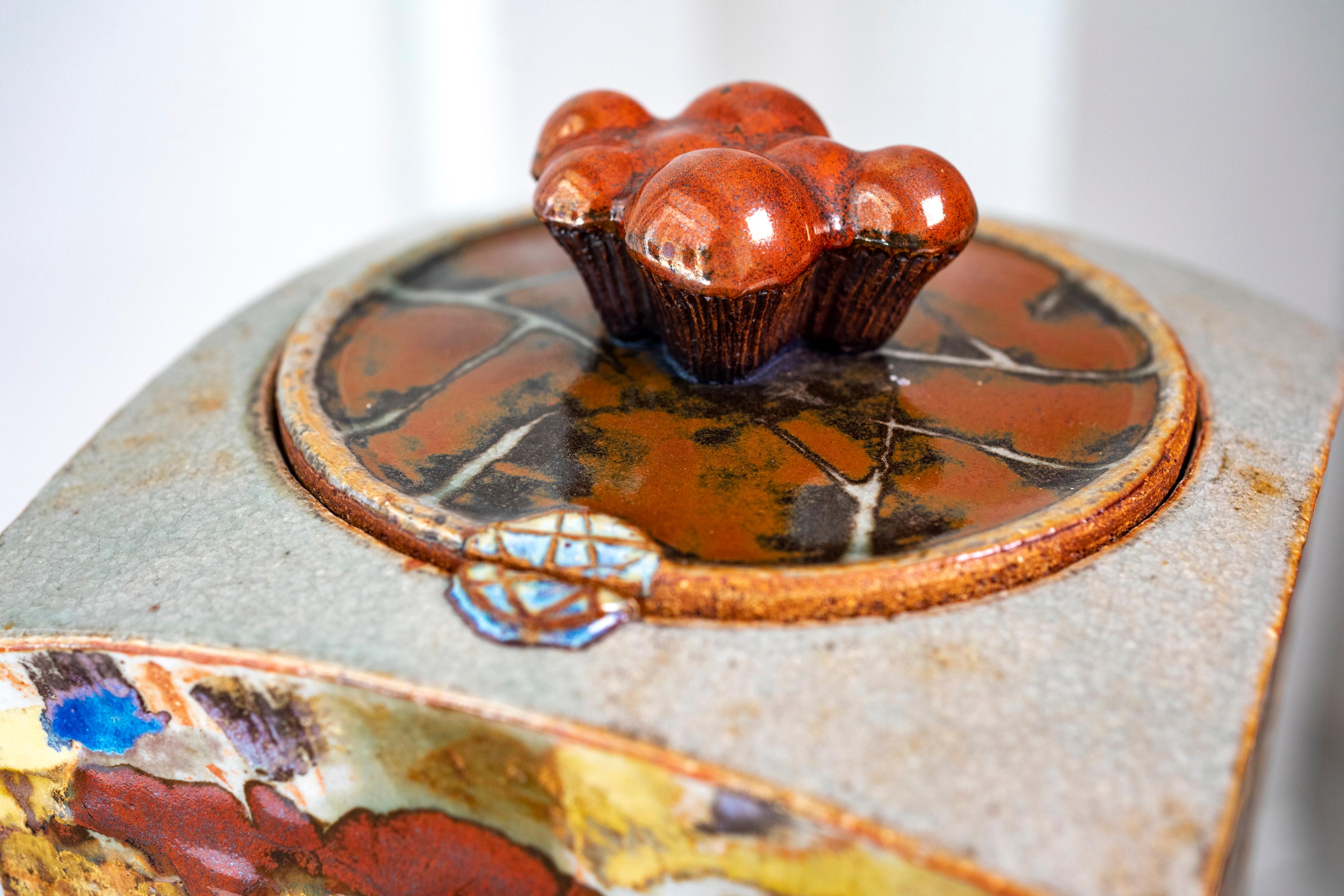 Siderite ceramic chest For Sale 4
