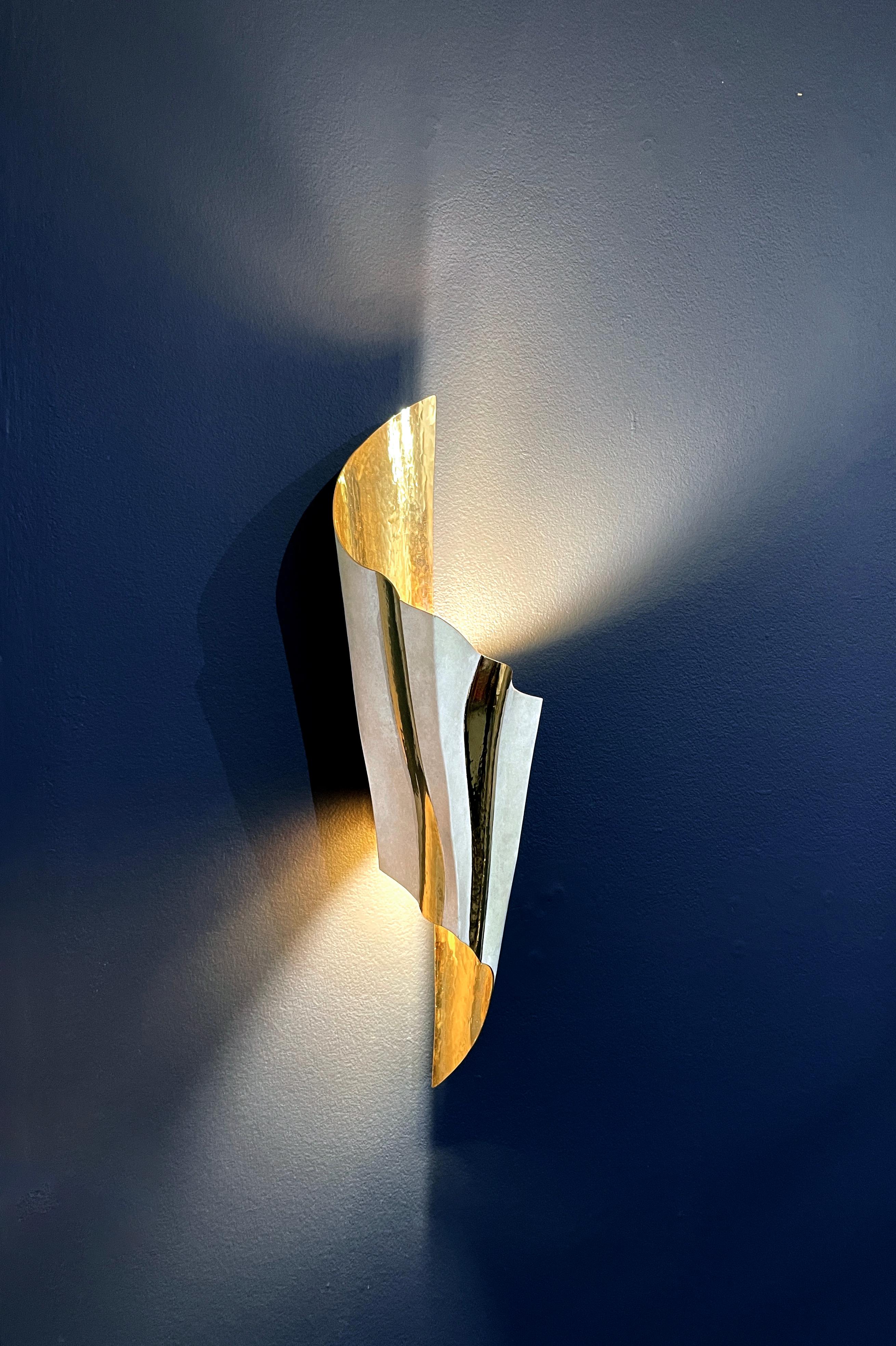 Hammered and patinated brass

Unique piece

Signed Ryo Hikosaka

