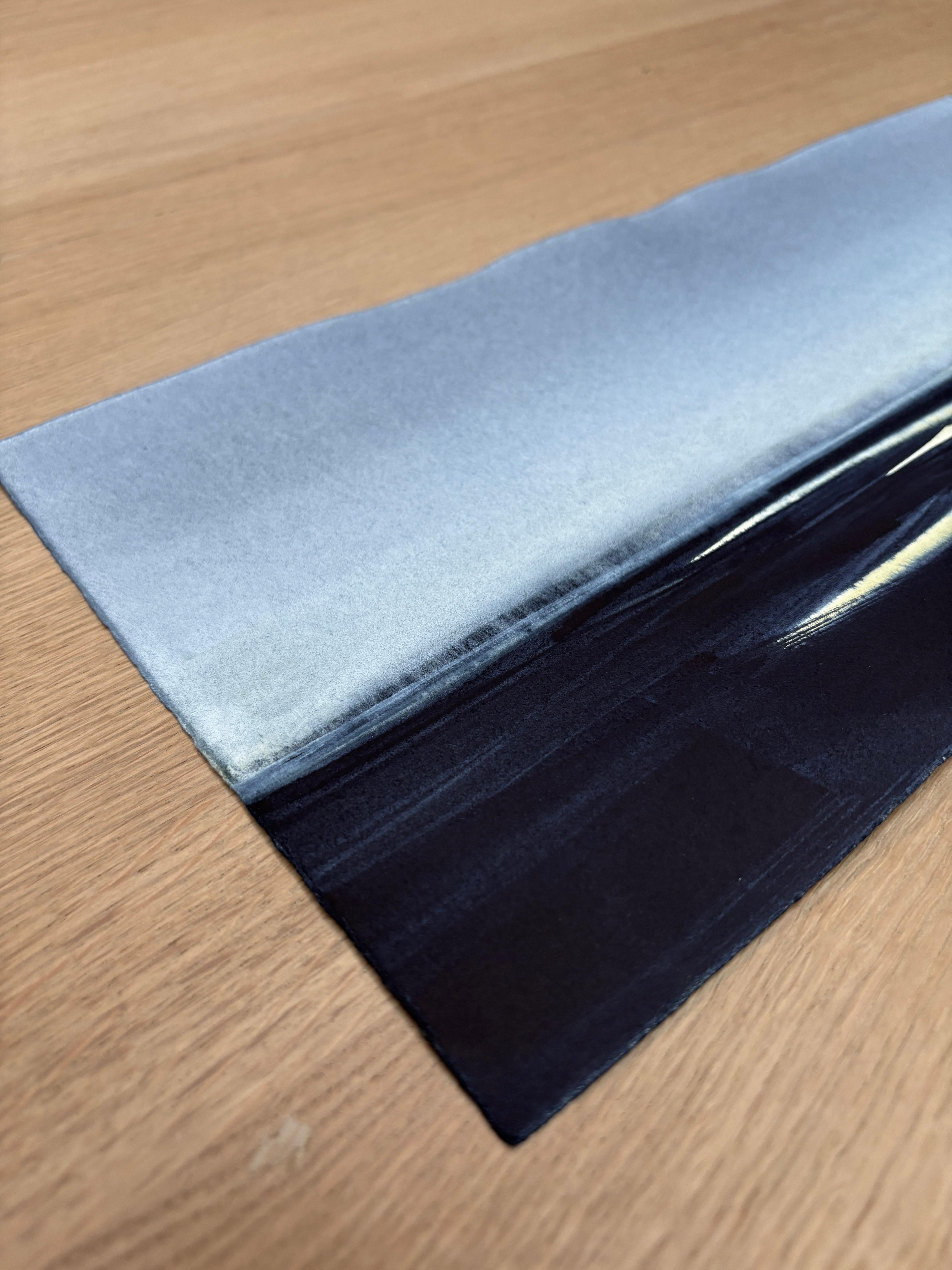 No. 9, Peinture à l'aquarelle d'un paysage atmosphérique, 2025 - Gris Landscape Art par Dodi Fredericks