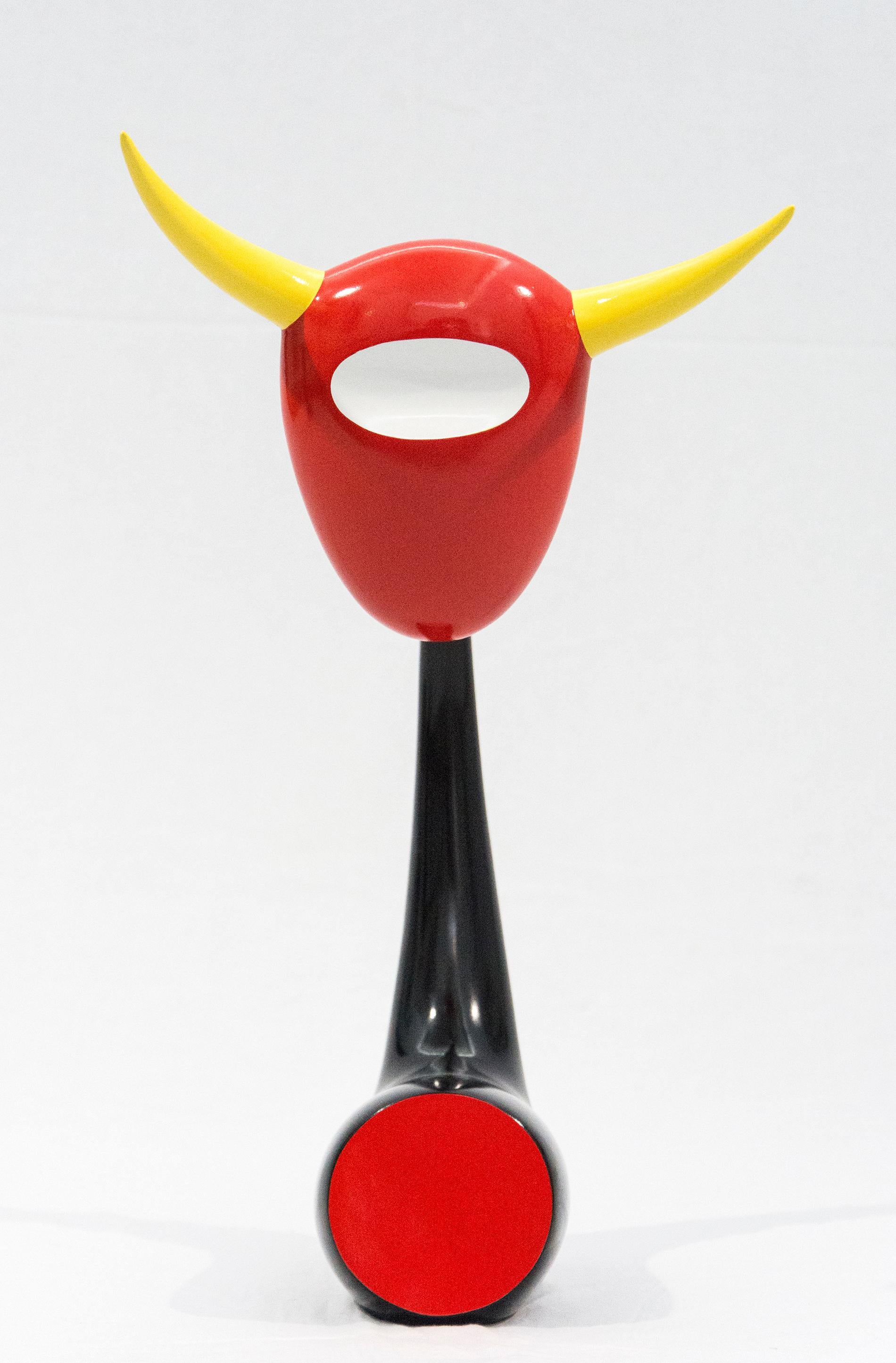 Toro - escultura lúdica, moderna, abstracta, contemporánea, de sobremesa, de fibra de vidrio