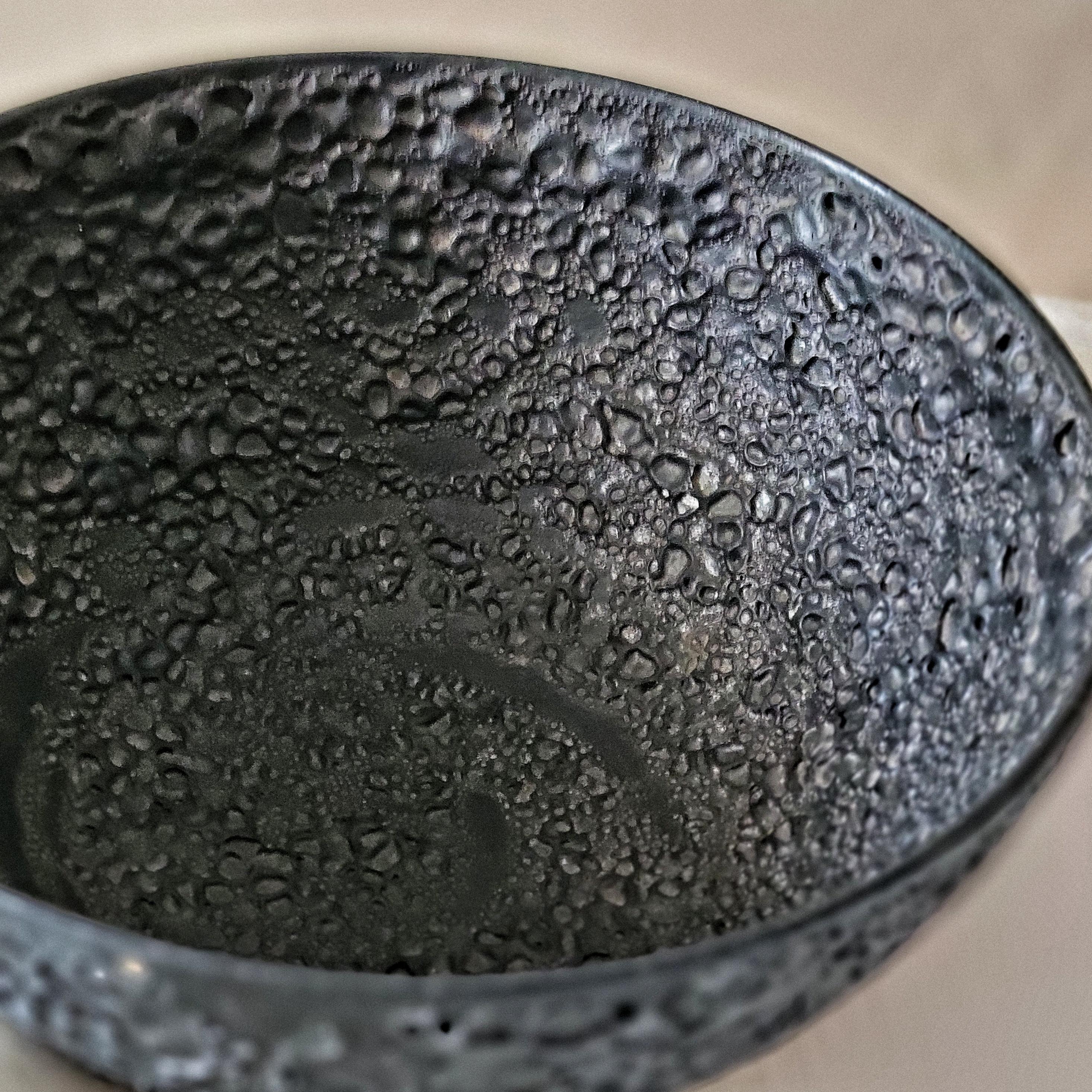 Bol en lave noire de Gertrud et Otto Natzler - Art de Gertrud Natzler