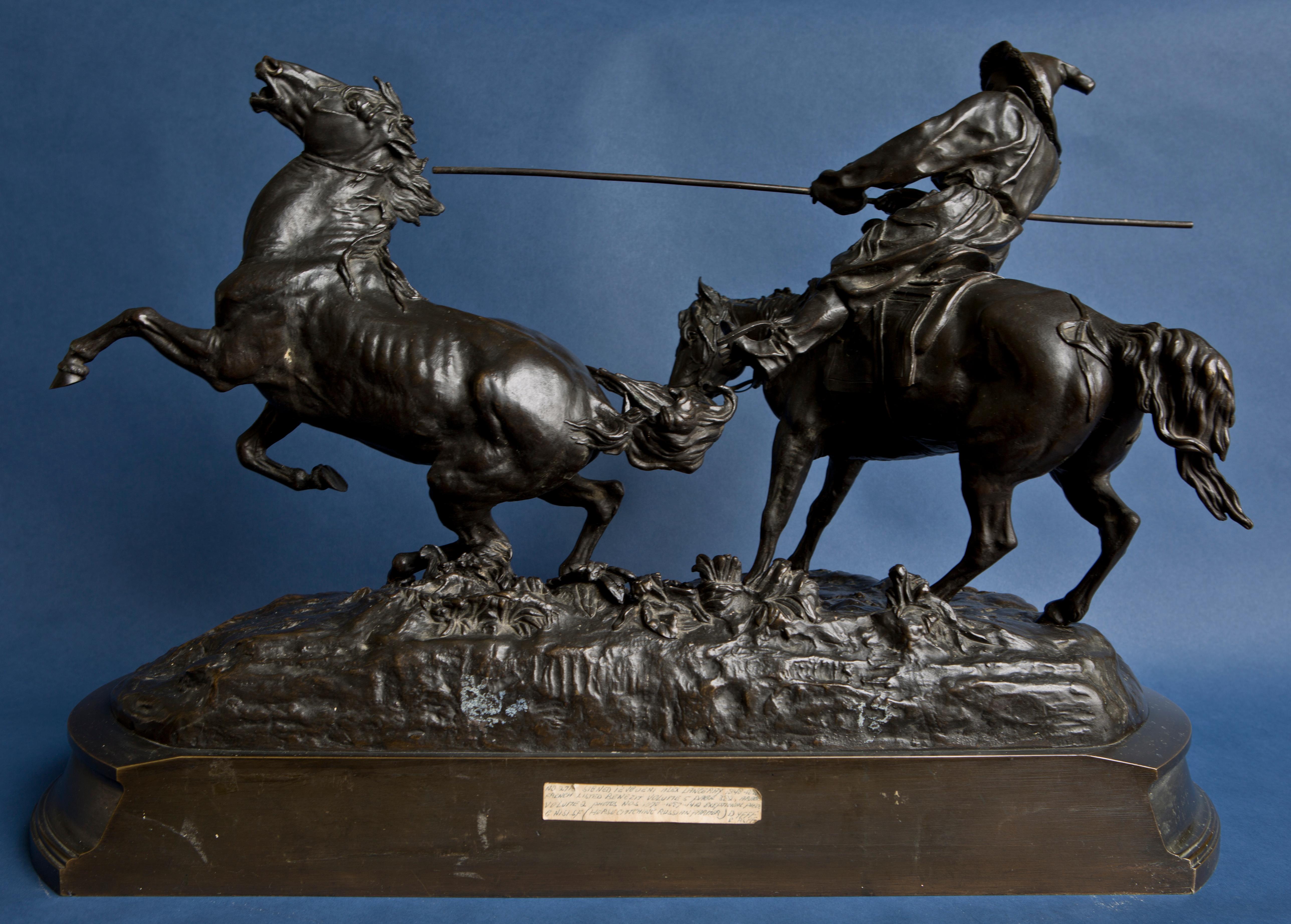 Bronze sculpture of a horse catching Russian farmer signed by Yevgueni Lanceray For Sale 2