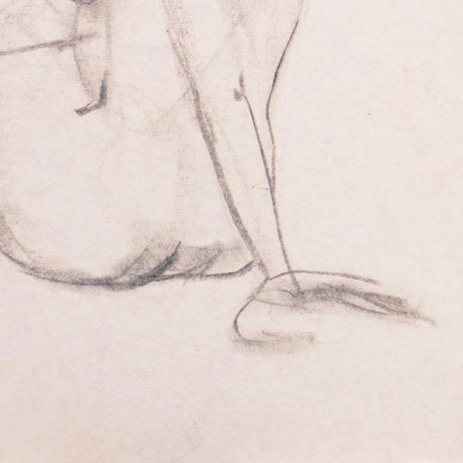 Graphitstudie einer sitzenden jungen Frau, die im Kontrapost mit zurückgekämmtem Haar dargestellt ist und nach links blickt.  Michael Decker (Amerikaner, 20. Jahrhundert) um 1975 und verso mit einem Echtheitszertifikat versehen.
