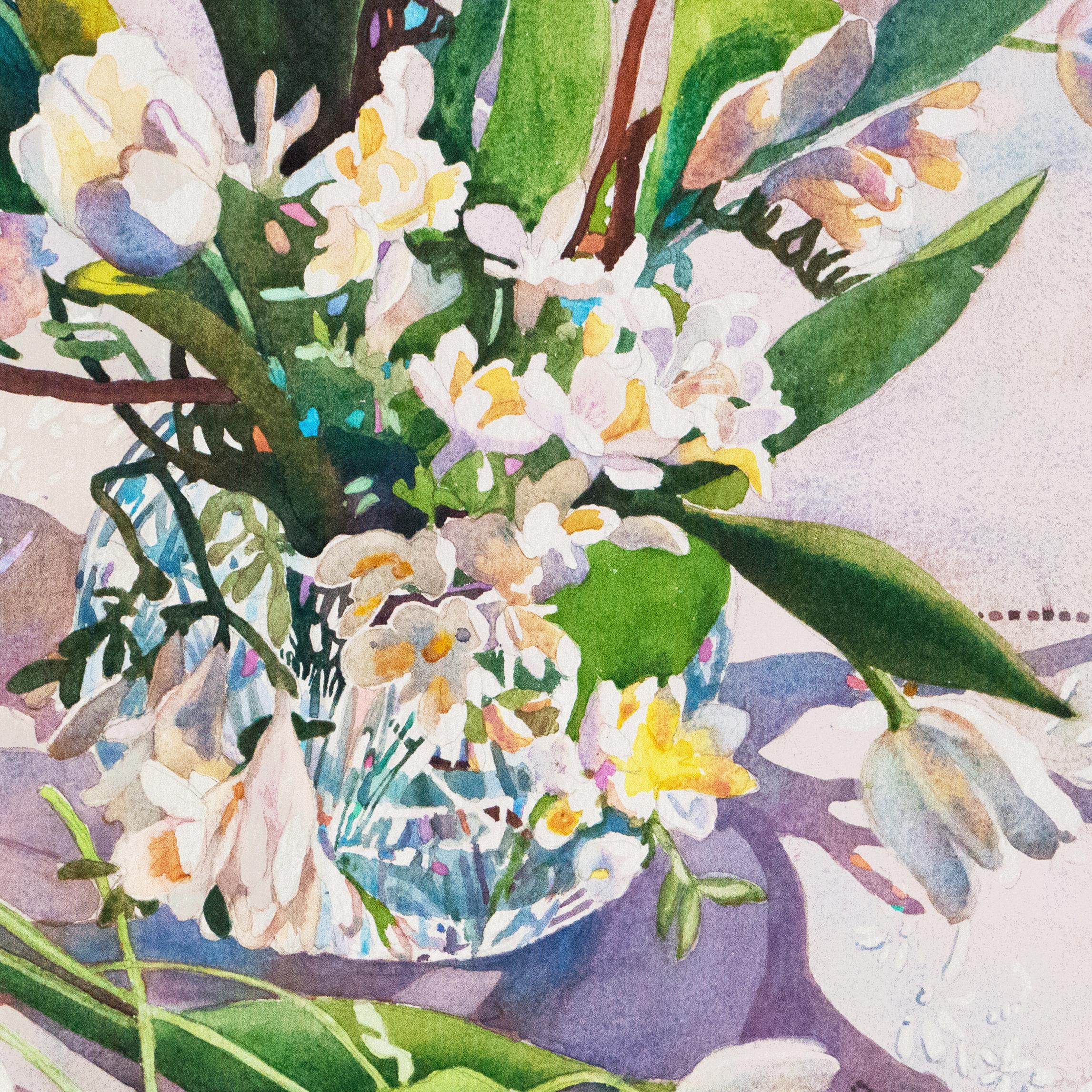 „Easter Basket“:: Künstlerin:: Stillleben aus weißen Tulpen und Freisia – Art von Patricia Hansen