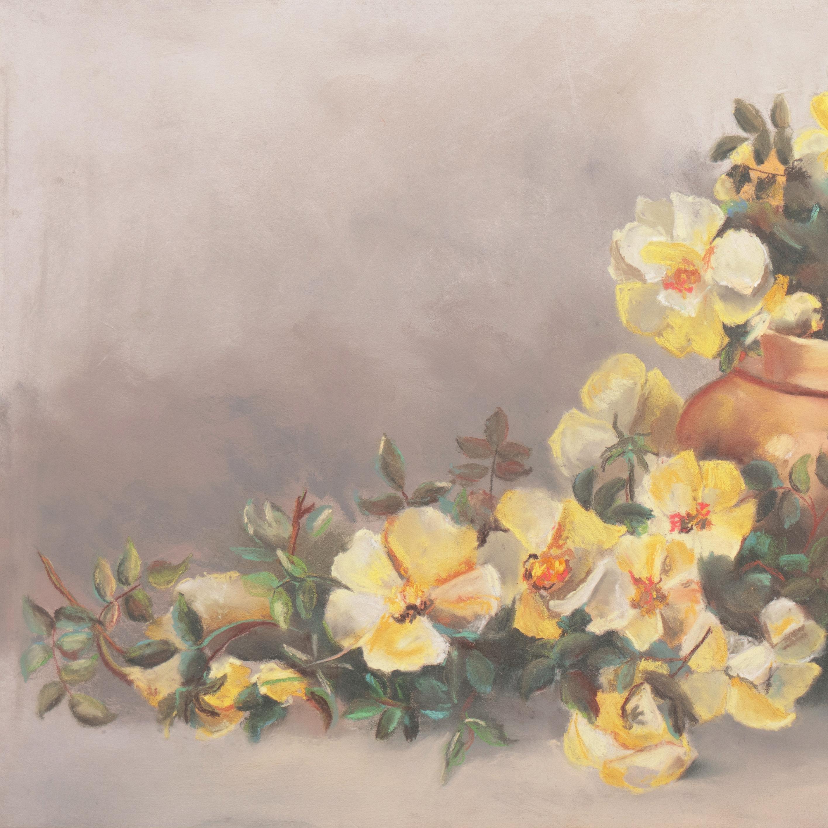 Nature morte aux roses de thé, Femme artiste, médaille d'or, PAFA, New York, ASL, NAD - Beige Still-Life par Laura Coombs Hills