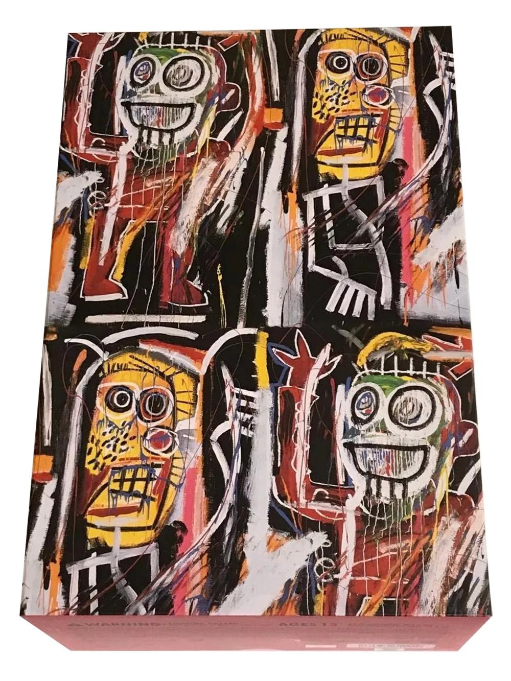 Jean-Michel Basquiat Bearbrick Vinyl Figures : Lot de deux (400% & 100%) c.2023 :
Un objet de collection unique et intemporel, dont la marque et la licence ont été déposées par la succession de Jean-Michel Basquiat. La pièce de collection associée
