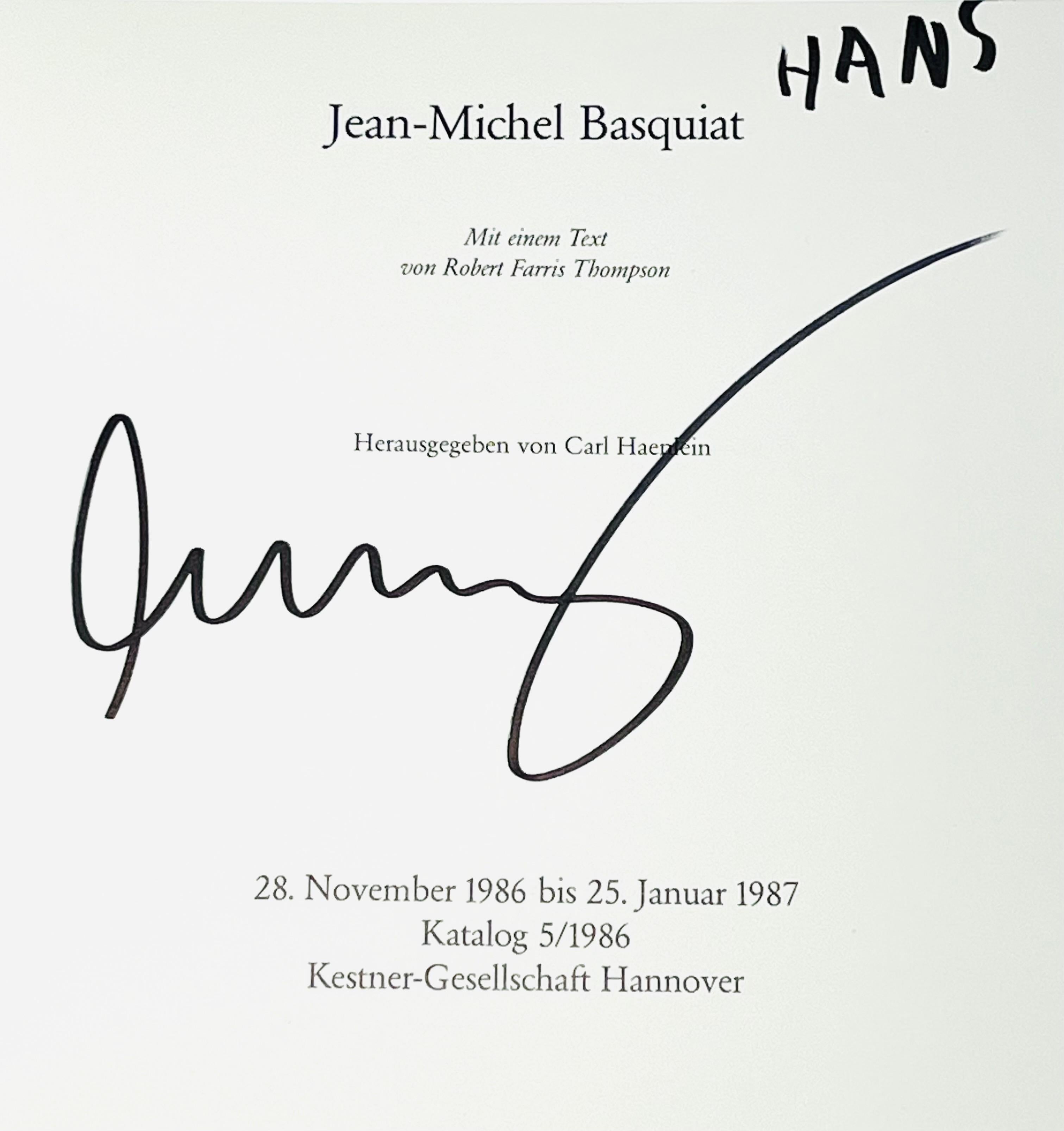 Jean-Michel Basquiat Hanover 1986:
Seltener handsignierter Basquiat-Katalog von 1986, der anlässlich der Ausstellung Jean-Michel Basquiat Kestner-Gesellschaft Hannover: 28. November 1986 bis 25. Januar 1987 veröffentlicht wurde. Mit 60 Werken des