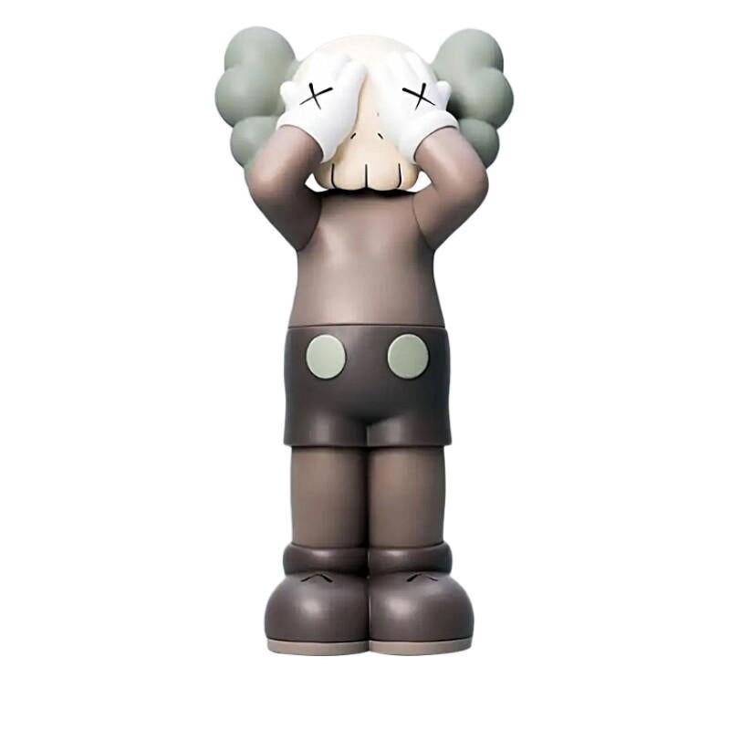 KAWS HOLIDAY UK, 2er-Set Werke (KAWS Vereinigtes Königreich) im Angebot 5