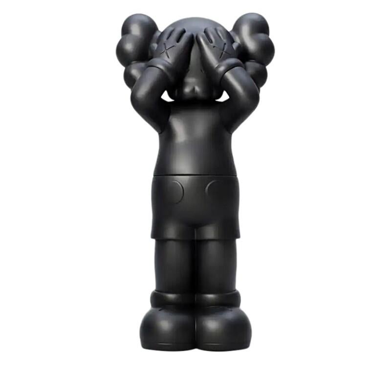 KAWS HOLIDAY UK, 2er-Set Werke (KAWS Vereinigtes Königreich) im Angebot 6