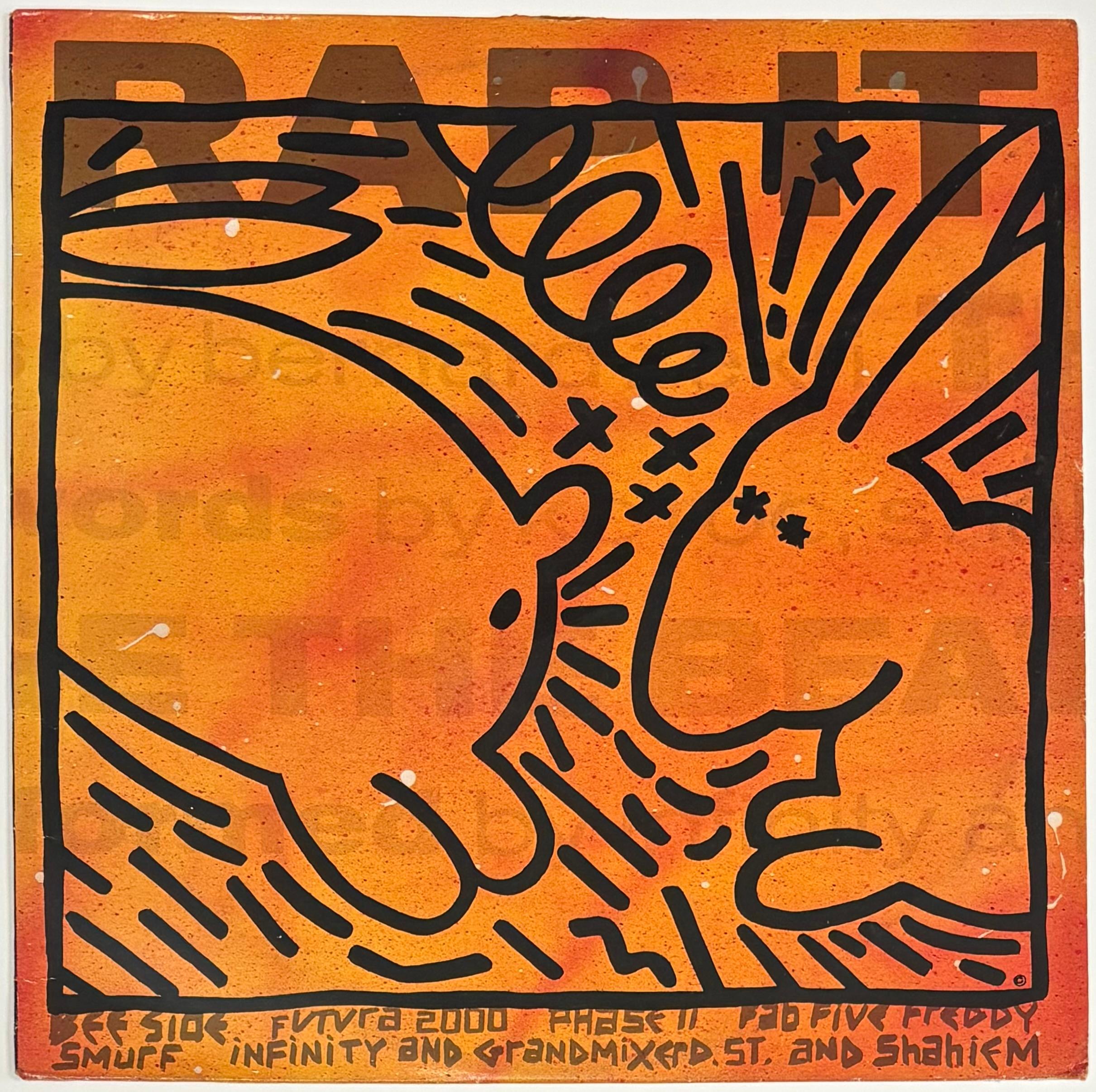 Keith Haring 'Rap It' Plattenkunst 1983:
Ein seltenes Vinyl-Kunstcover mit dem Original-Artwork von Keith Haring und Futura 2000 (Rückseite). Wirklich leuchtende Farben, die für eine auffällige Wandgestaltung sorgen. Sieht gerahmt sehr cool aus.