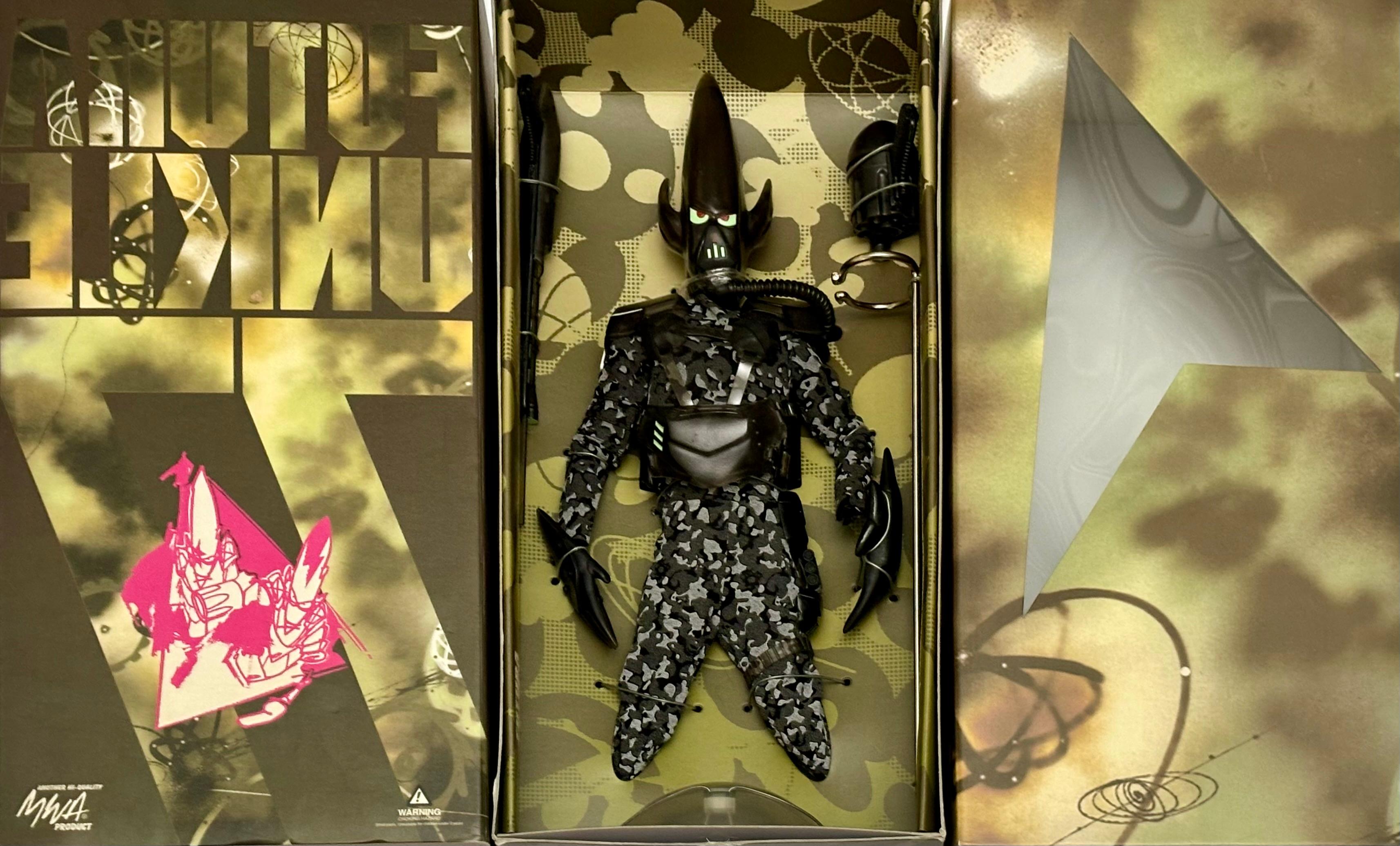 SIGNED FUTURA Unkle 77 art toy For Sale 3