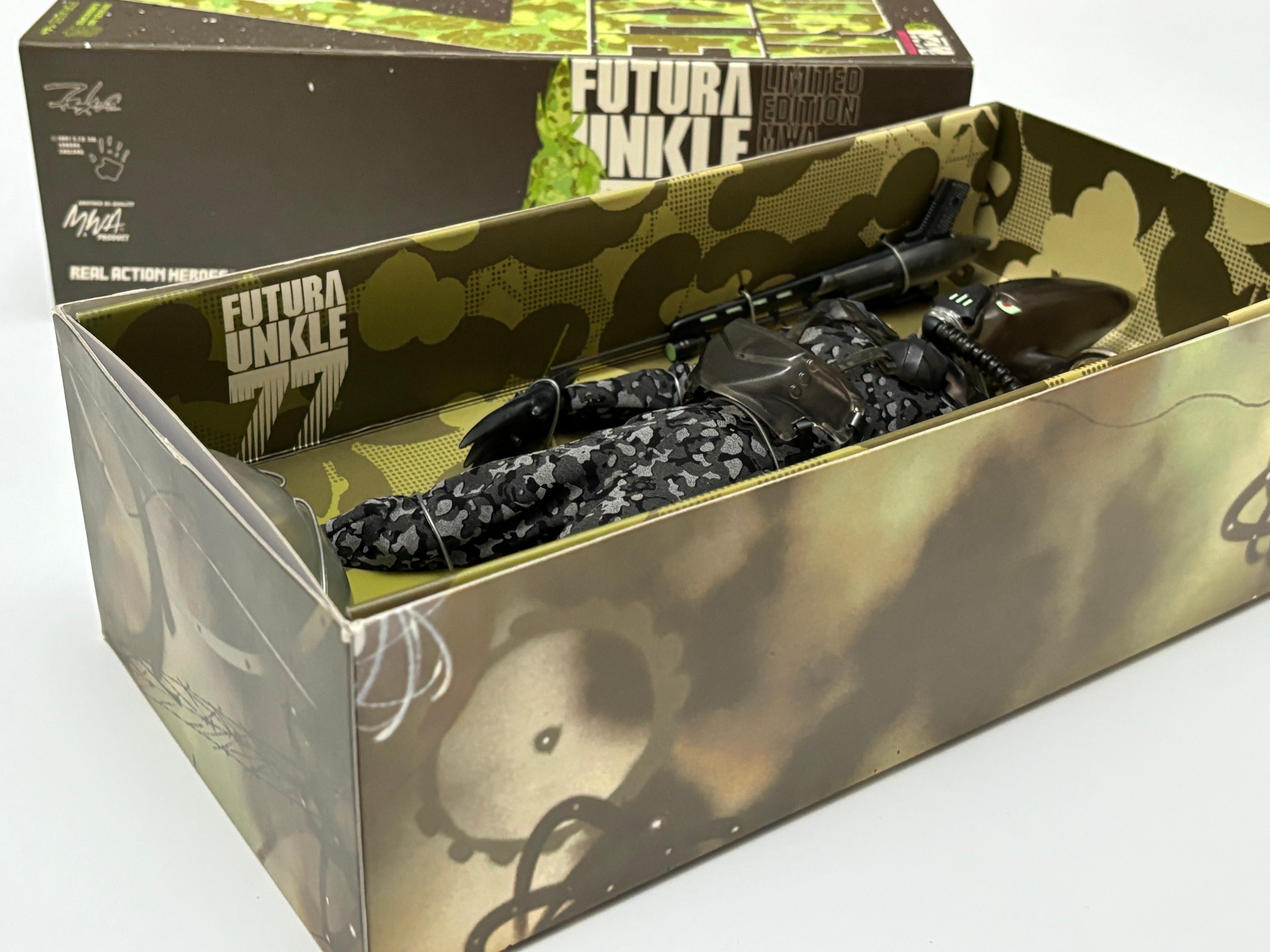 SIGNED FUTURA Unkle 77 art toy For Sale 5