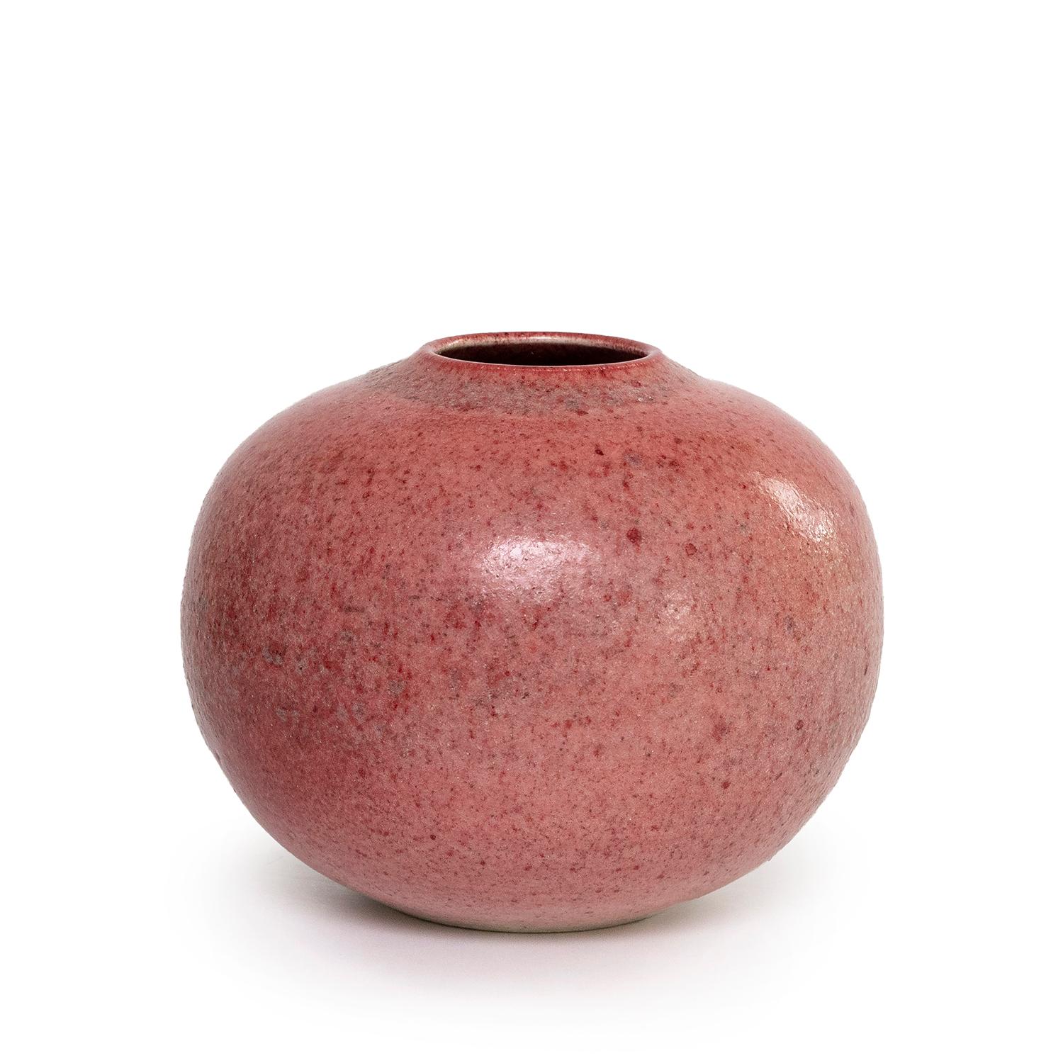 Rare Untitled Pink Vase (INV# NP5098) by Toshiko Takaezu For Sale 1