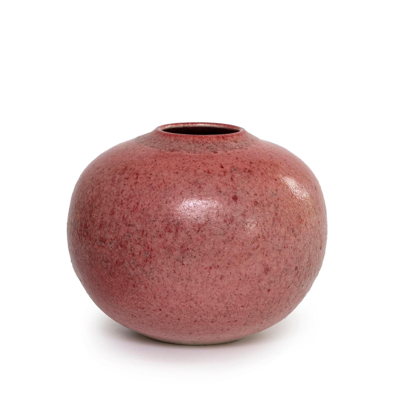 Rare Untitled Pink Vase (INV# NP5098) by Toshiko Takaezu For Sale 2