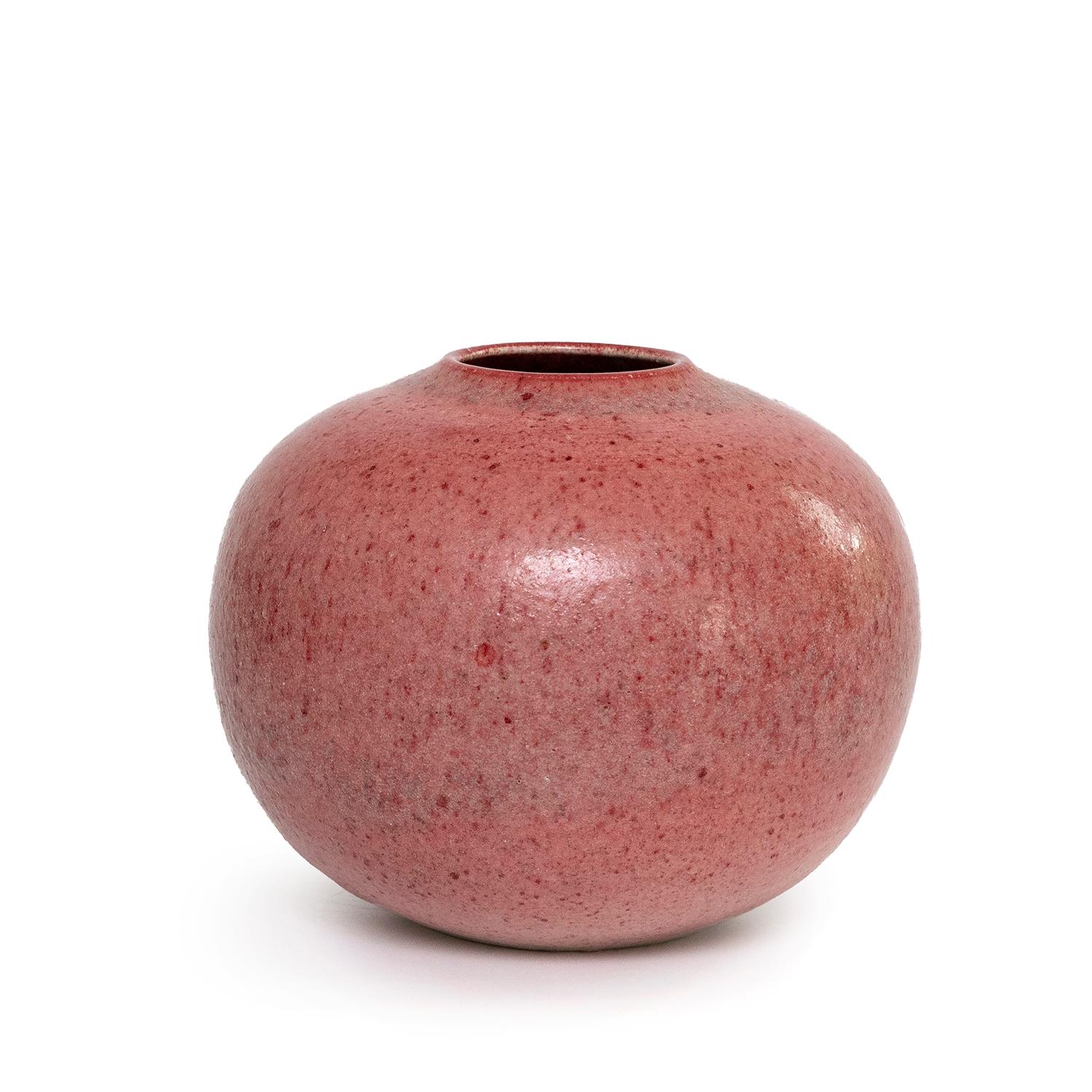 Rare Untitled Pink Vase (INV# NP5098) by Toshiko Takaezu For Sale 3