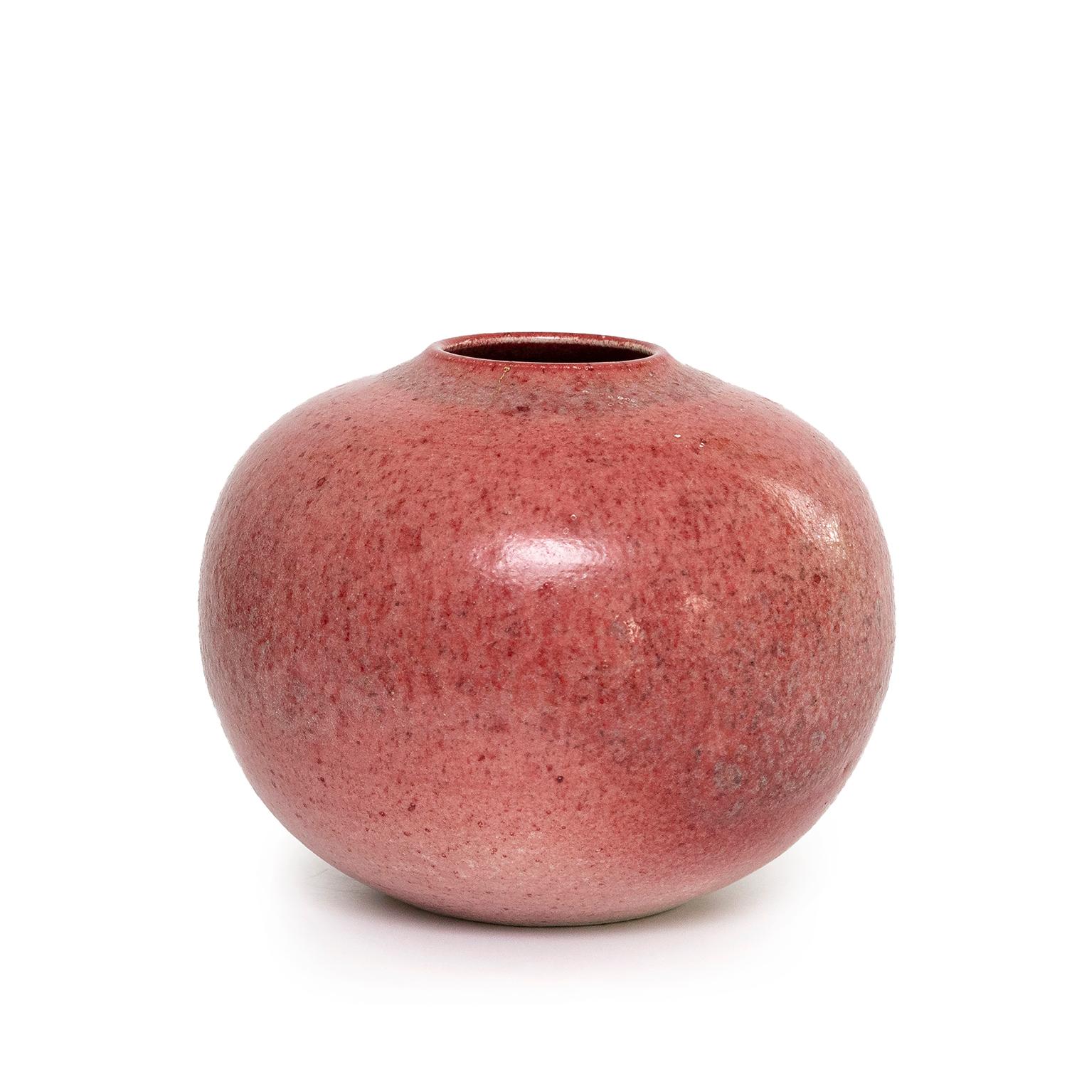 Rare Untitled Pink Vase (INV# NP5098) by Toshiko Takaezu For Sale 4