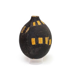 Black and Gold Vase (INV# NP5958)
