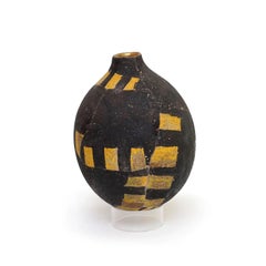 Schwarz-goldene Vase von Rick Dillingham