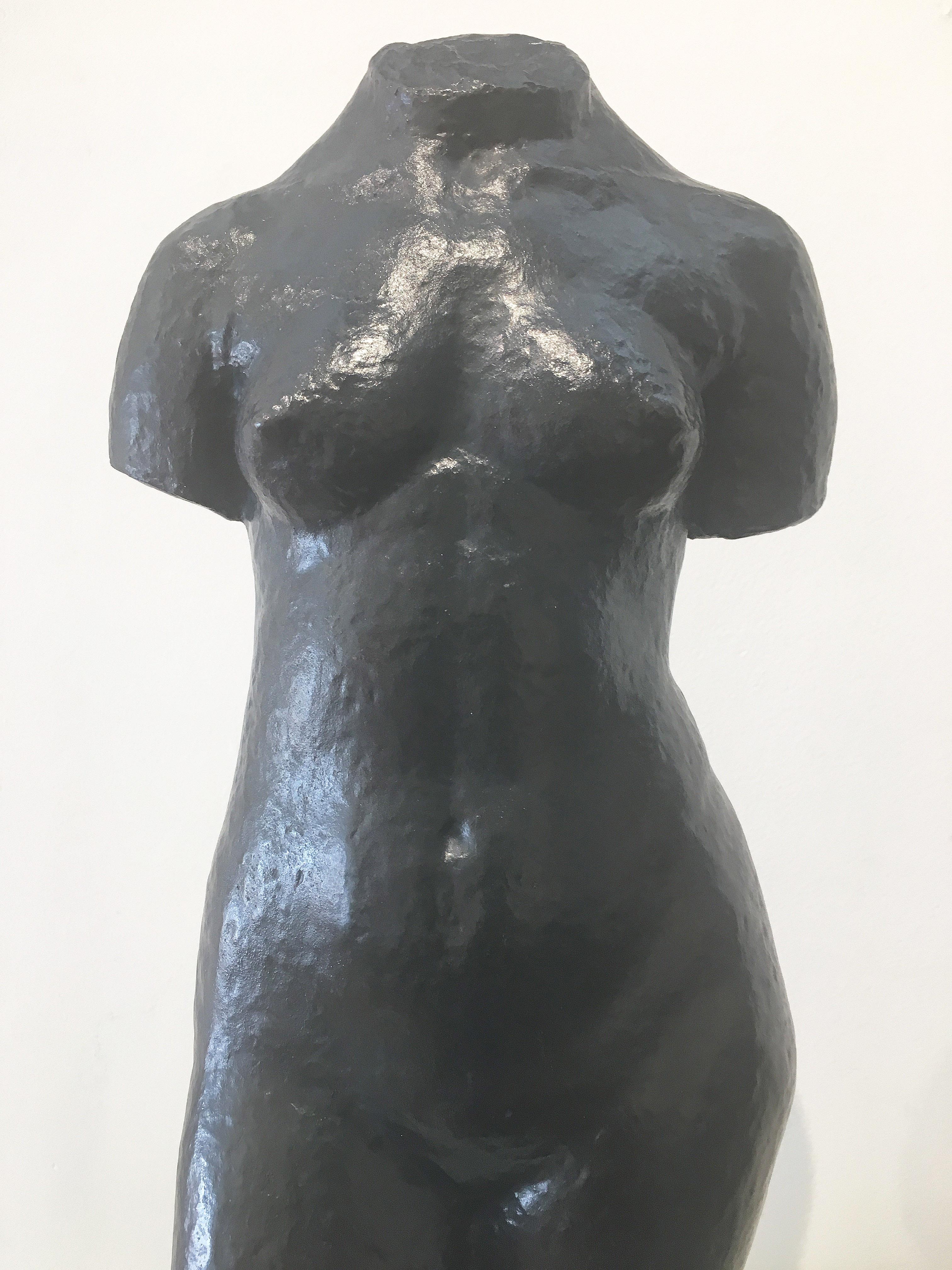 Lulu Lapalue - Gold Nude Sculpture by Robert Wlérick 