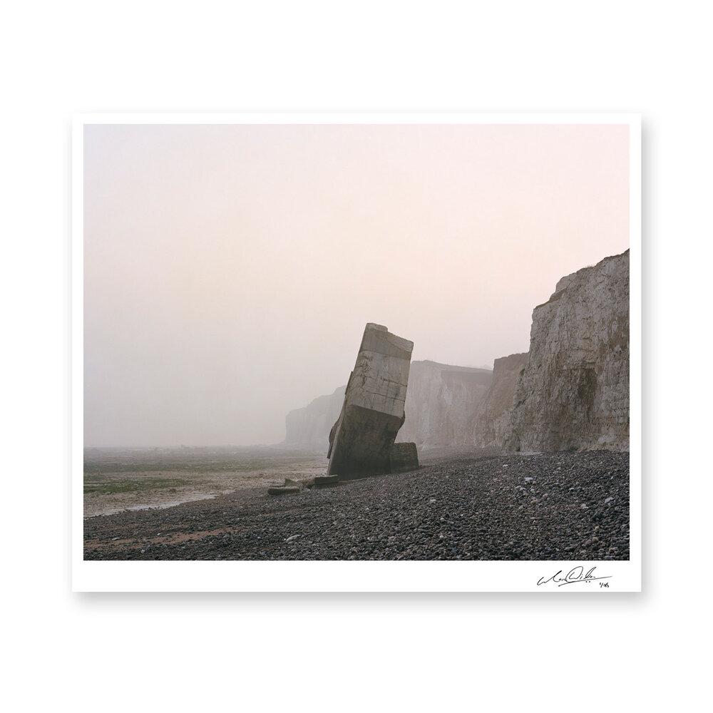 La última batalla. Sainte-Marguerite-sur-mer, Alta Normandía, Francia. 2012 - Photograph de Marc Wilson