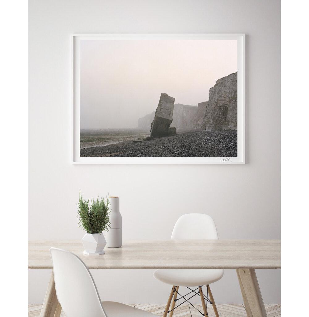 La última batalla. Sainte-Marguerite-sur-mer, Alta Normandía, Francia. 2012 - Photograph Moderno de Marc Wilson