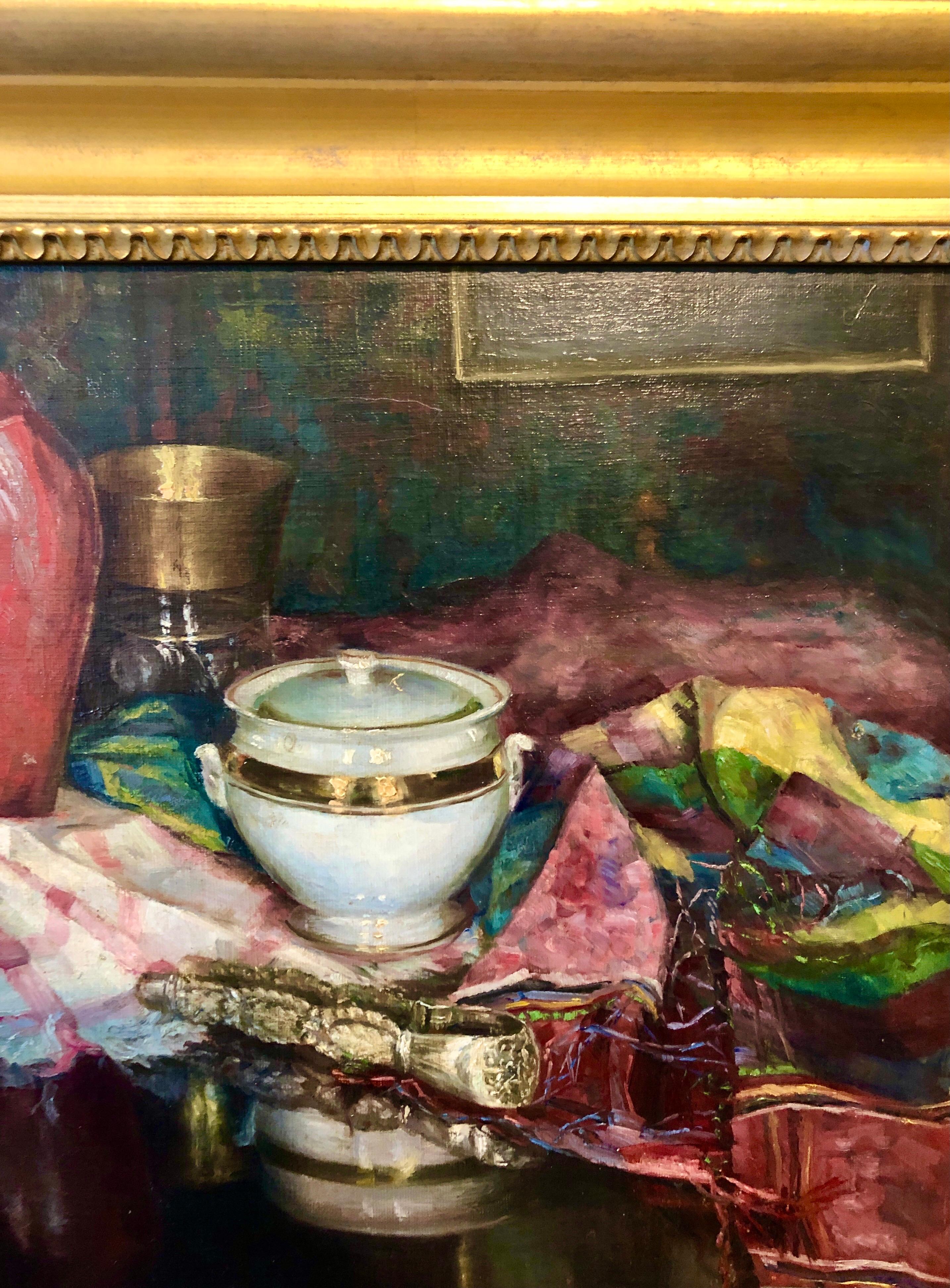 1925 Peinture à l'huile viennoise Nature morte d'intérieur avec vase en porcelaine, tapis en tapisserie en vente 7