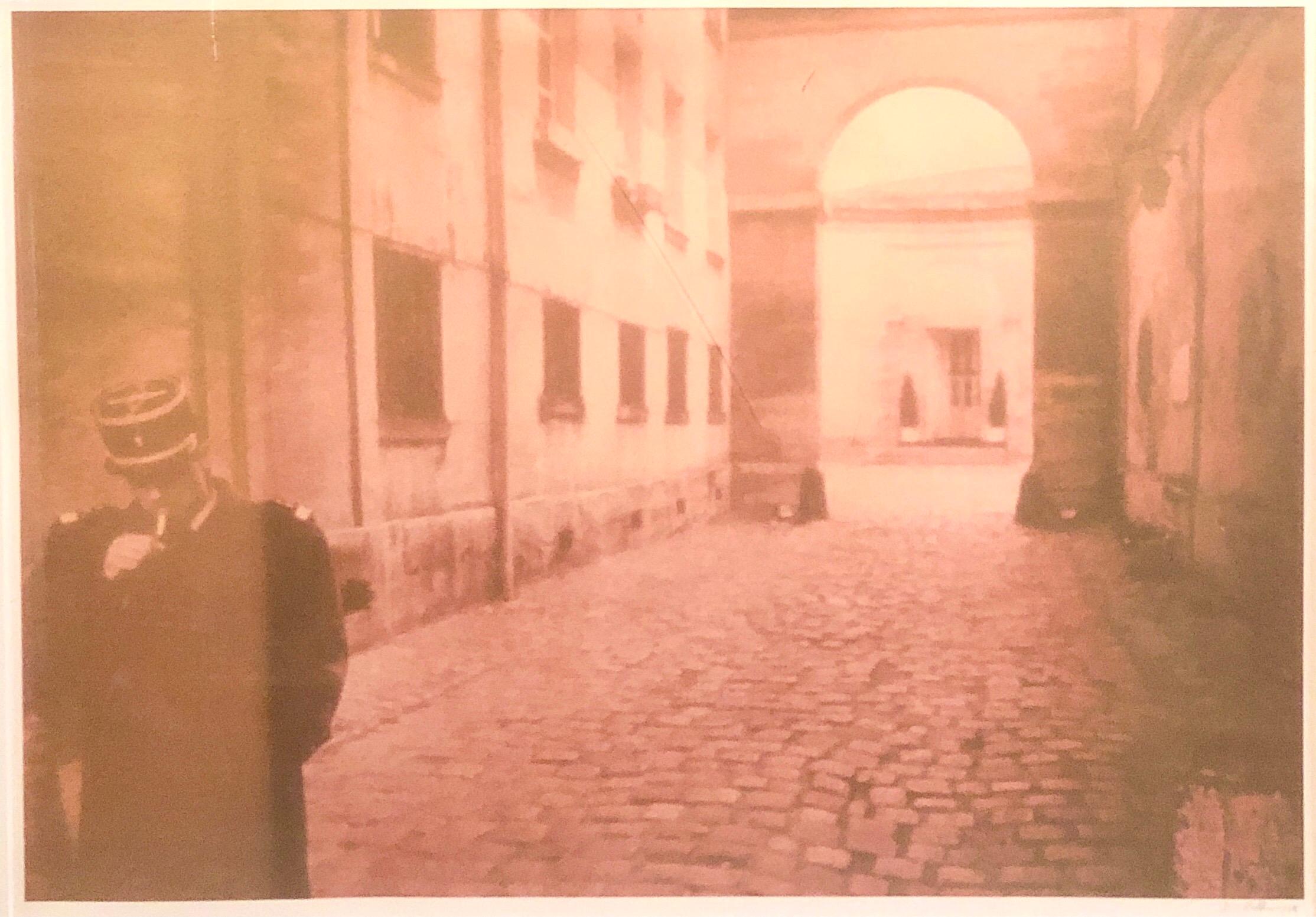 Große große Vintage-Fotografie Polaroid Transfer Fotodruck Polizist Rauchen, Paris  im Angebot 1