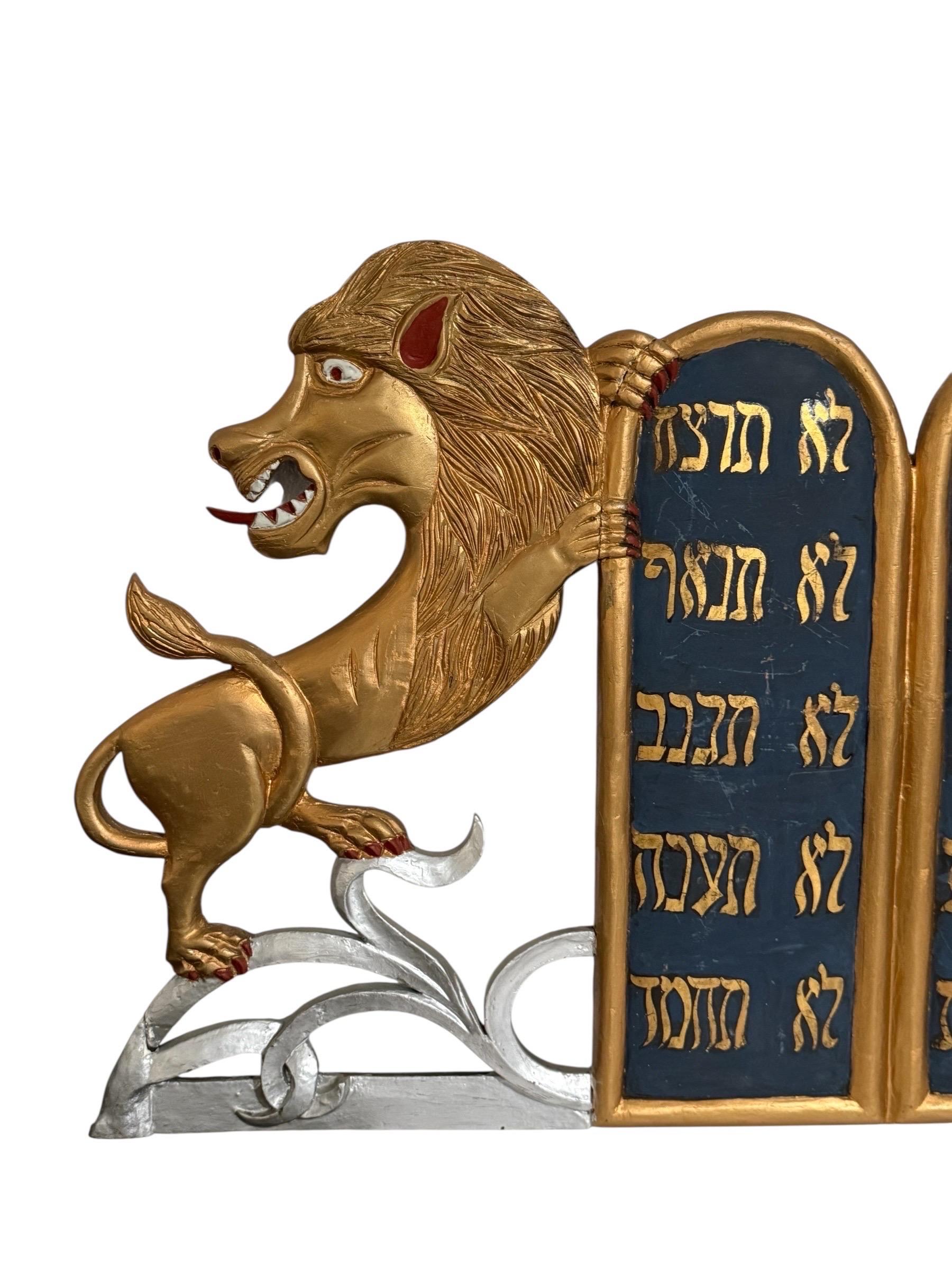 Rare Folk Art Hebrew Judaica Carved Gilded Wood Lions Torah Synagogue Sculpture For Sale 2