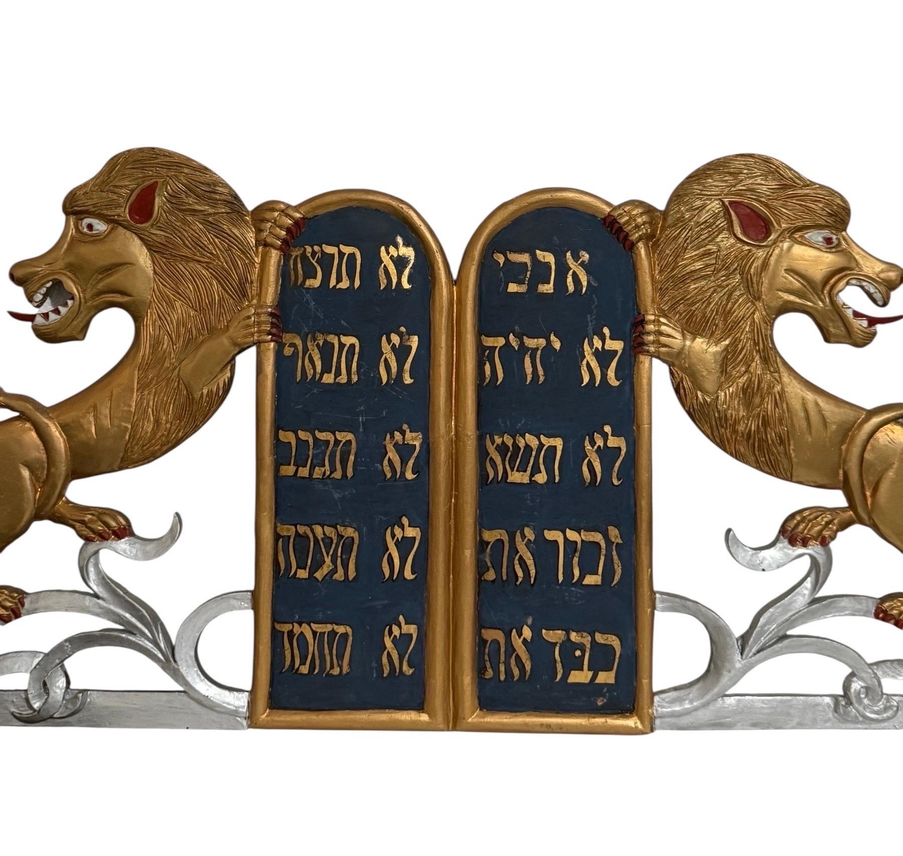 Rare Folk Art Hebrew Judaica Carved Gilded Wood Lions Torah Synagogue Sculpture For Sale 4
