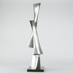 Totem abstrait en aluminium poli moulé des années 1970, sculpture moderniste, extrémités brutalistes
