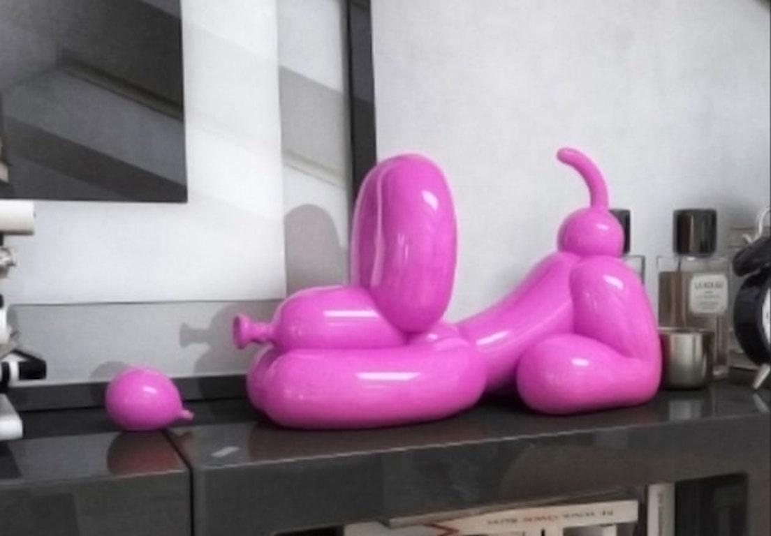 Happy POPek, Pink - Sculpture by Whatshisname (Sebastian Burdon)