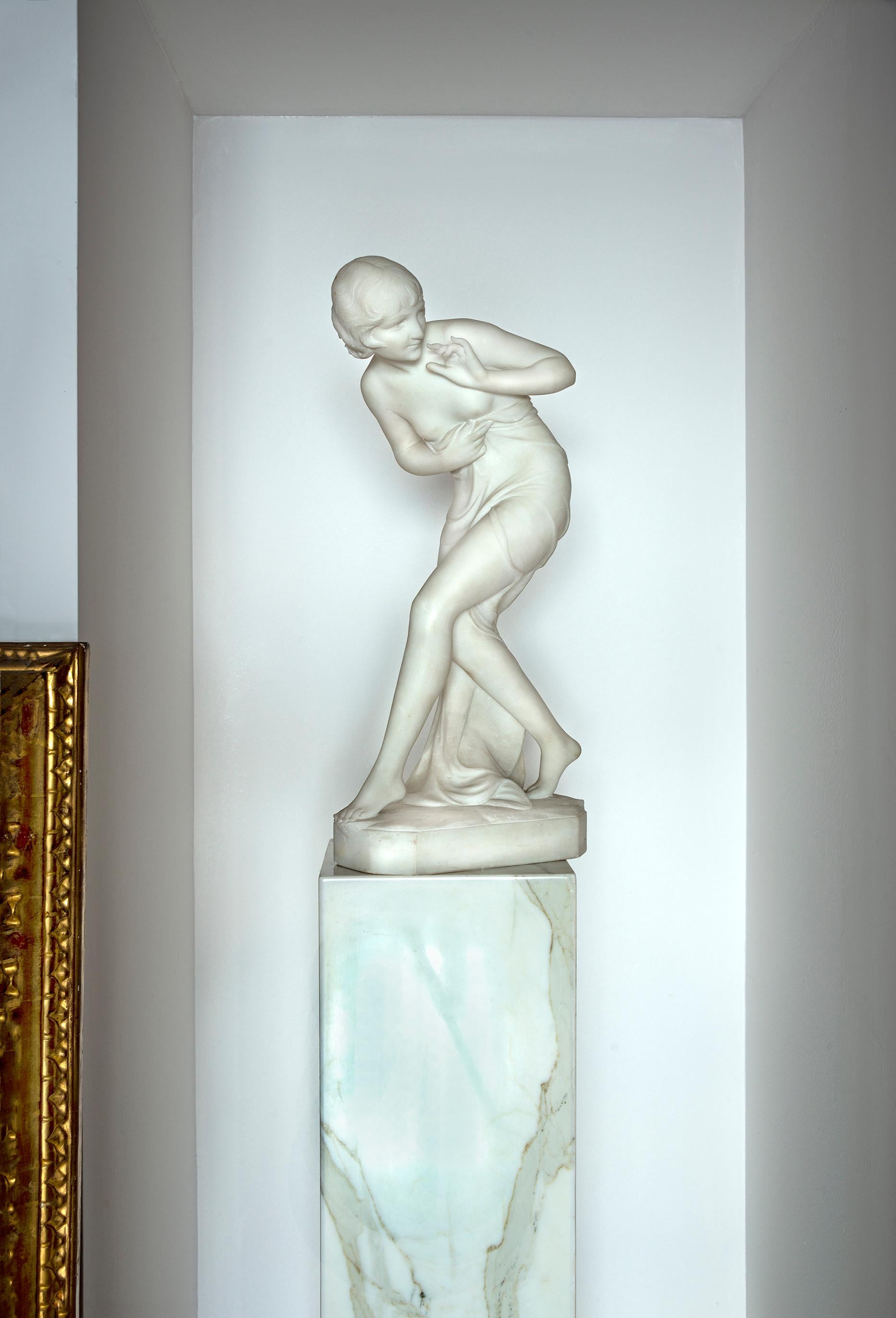 C. Viviani Nude Sculpture – Art Deco Weiblicher Akt