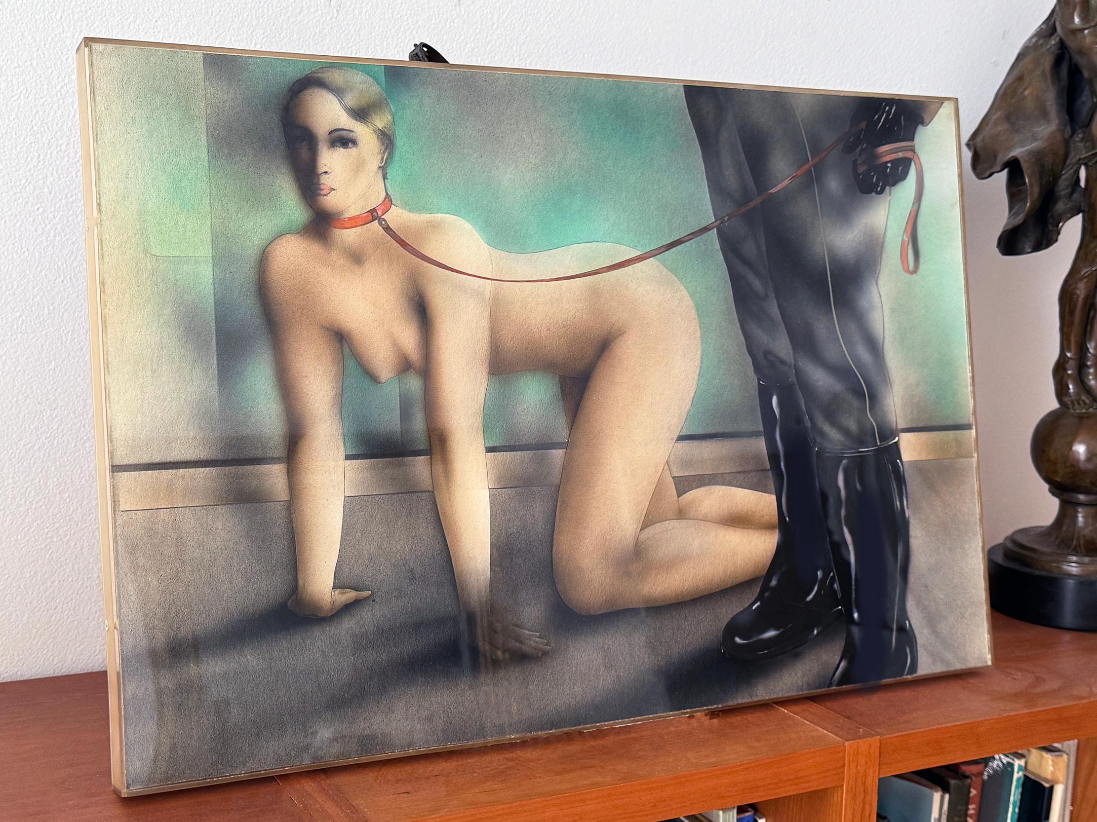 Donna sexy con guinzaglio e collare per cani:  S.I.M. - BDSM  - prima di Helmut Newton in vendita 6