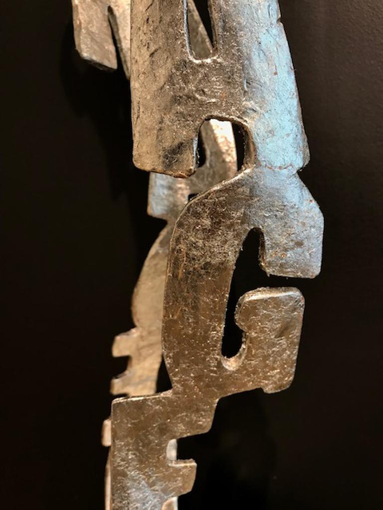 DAMAGED (Foglia di platino) - Scultura in bronzo - Sculpture Contemporaneo di Boky Hackel-Ward