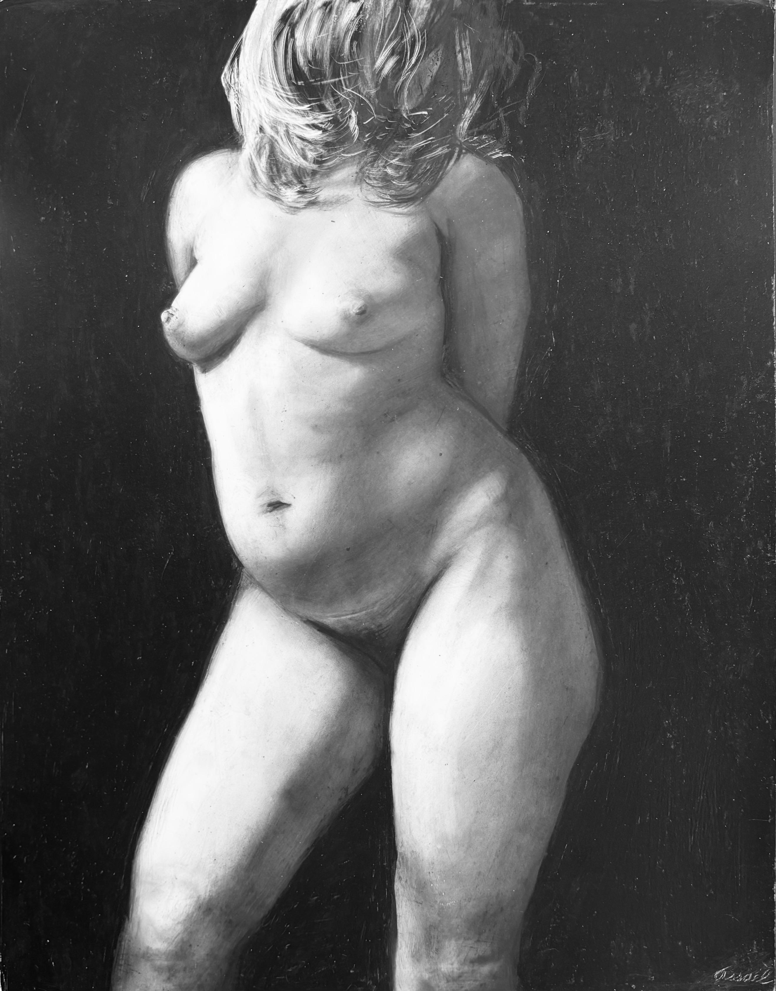 Assael "Ritratto in piedi su sfondo nero" Disegno realista di nudo femminile in grafite