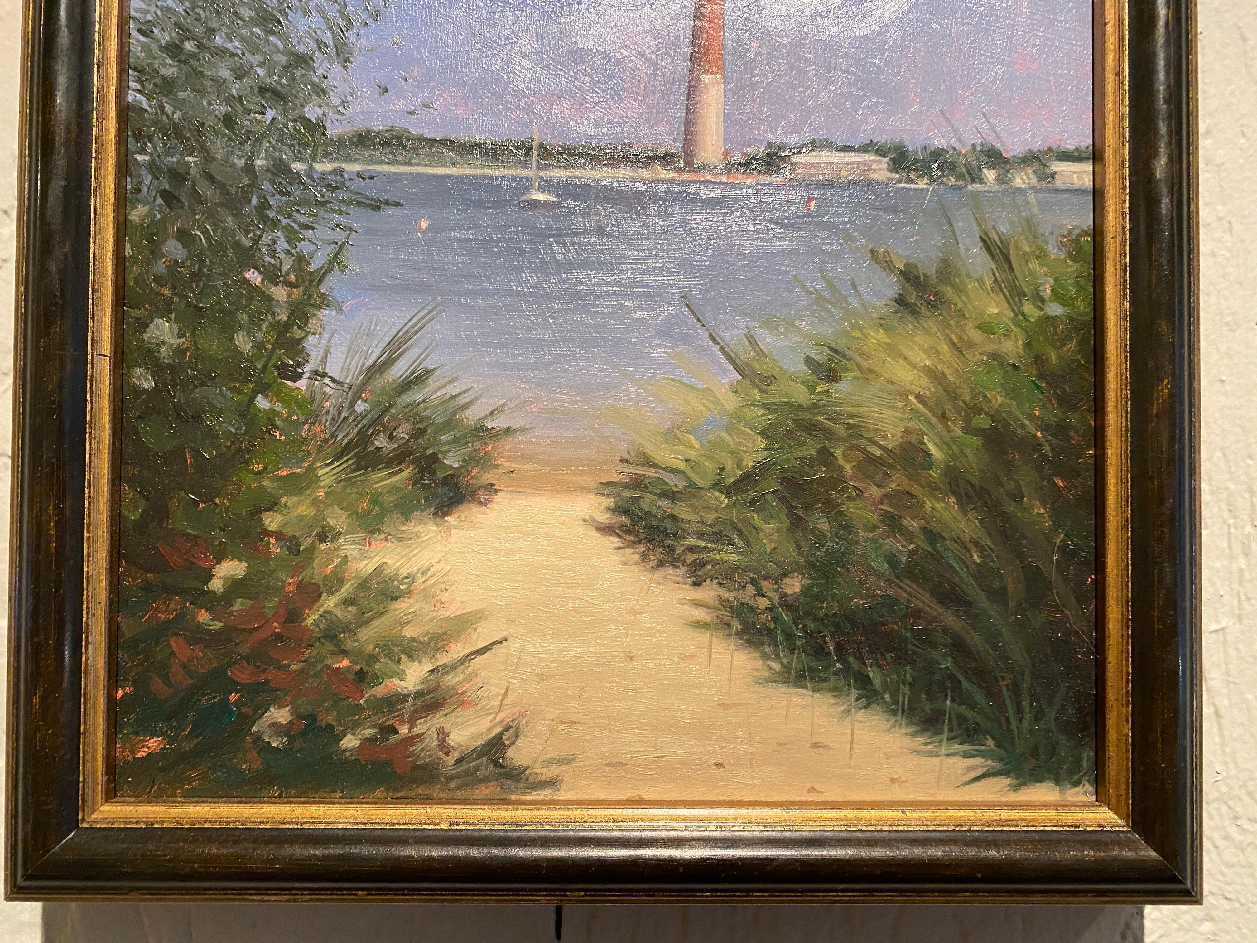 „Secret Beach“, Ölgemälde, Weg zu einem Leuchtturm, realistische Meereslandschaft in Rahmen (Blau), Landscape Painting, von Matthew Weigle
