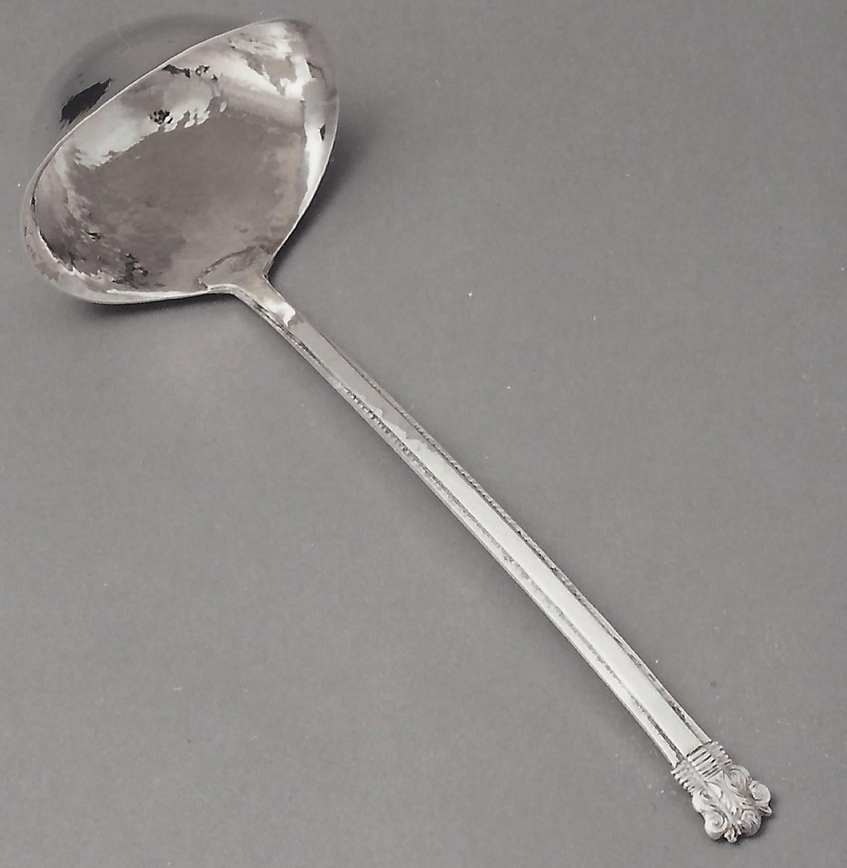 Silver Ladle by Omar Ramsden London 1924
length 27 cm x diameter 10cm
178 grams