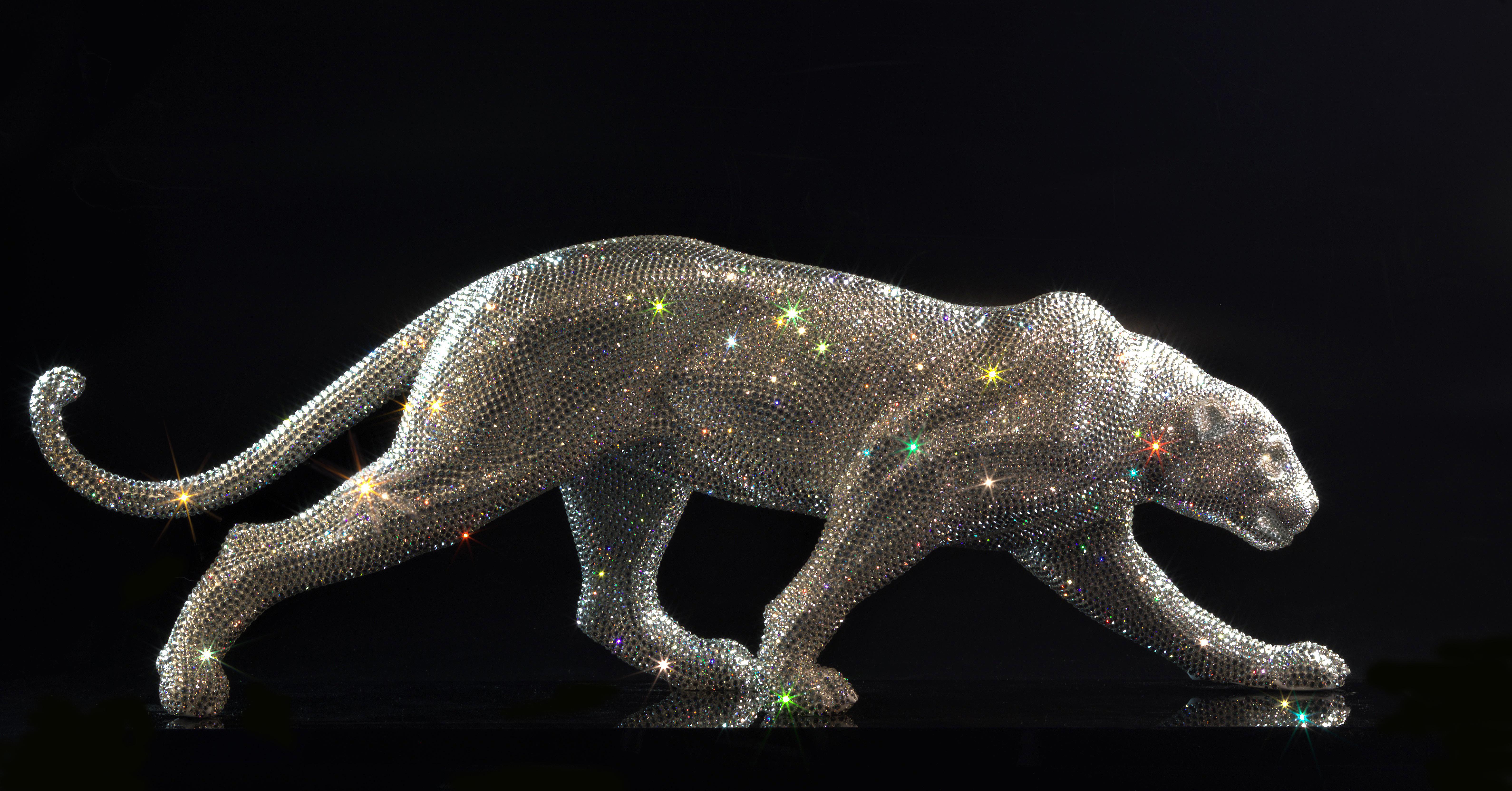 Ives Pires Figurative Sculpture - Cheetah covered with Swarovski crystals