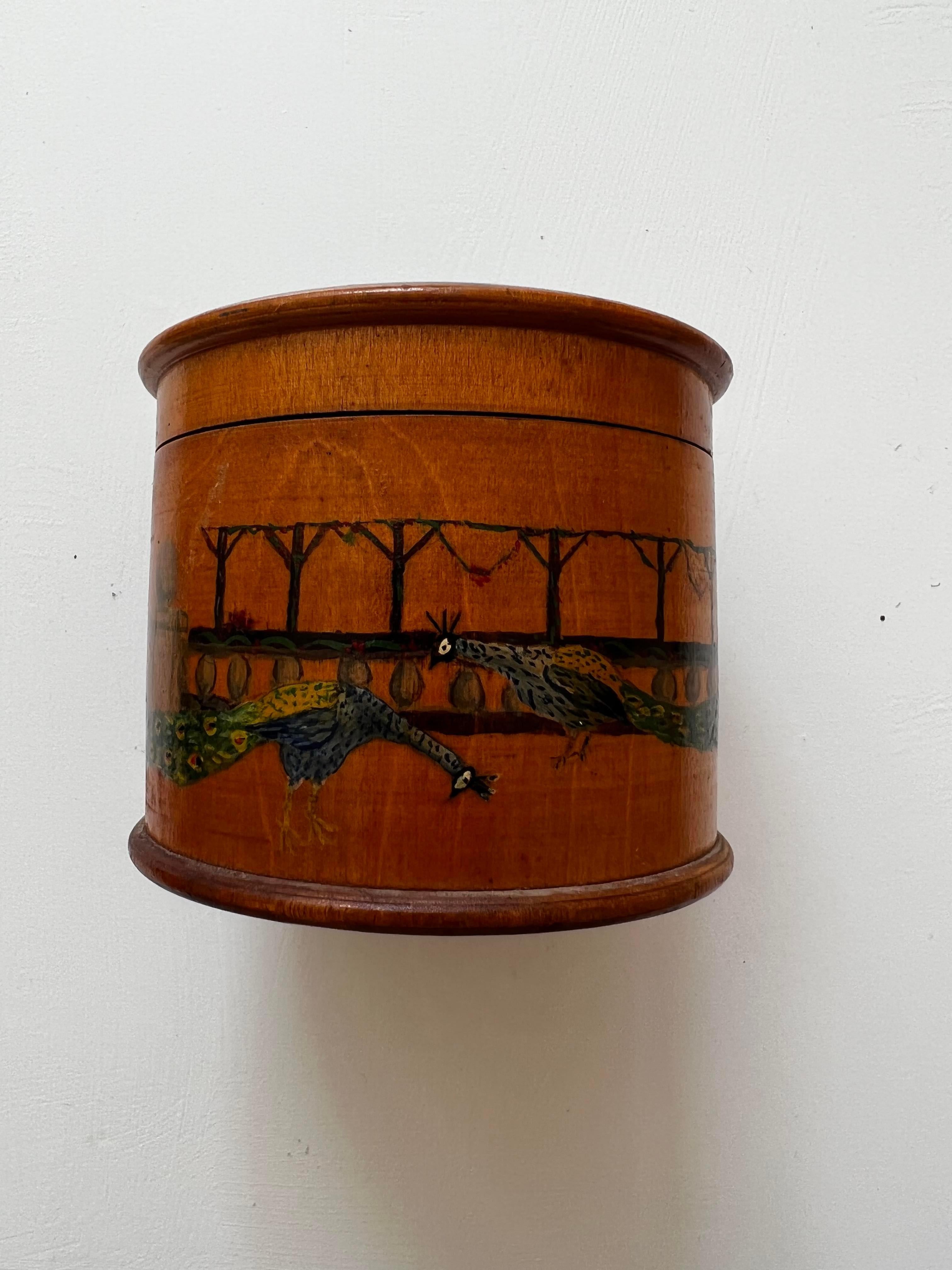 Unknown - Victorian Hand-Painted Wooden String Box For Sale at 1stDibs