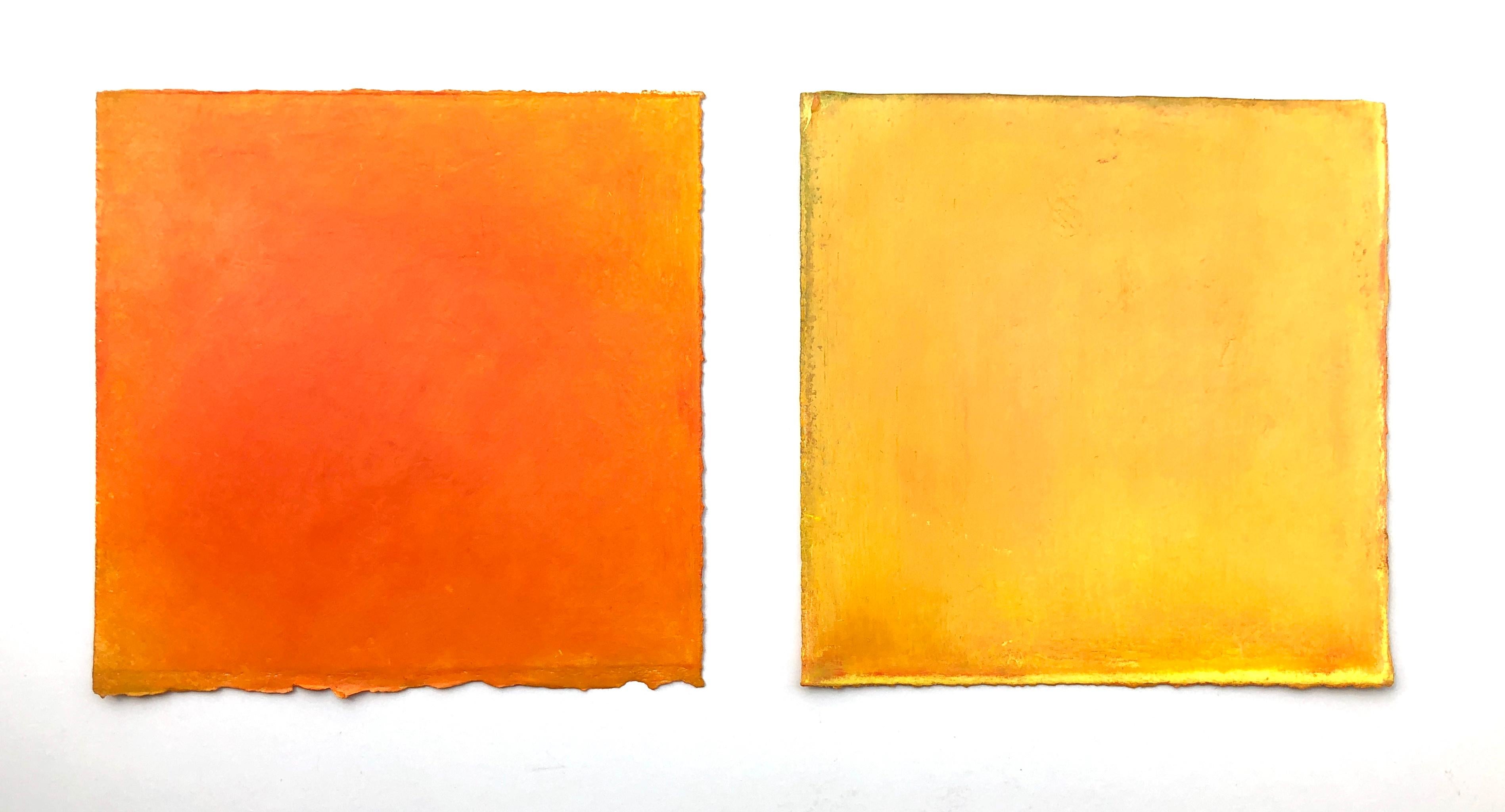 Abstract Drawing Daisy Craddock - Première flamme, nature morte abstraite de fruits pastel orange et jaune, 2020