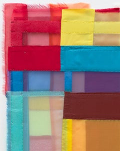 Passage, 2024, vibrantes, semblables à des bijoux, bandes diaphanes de collages de tissus