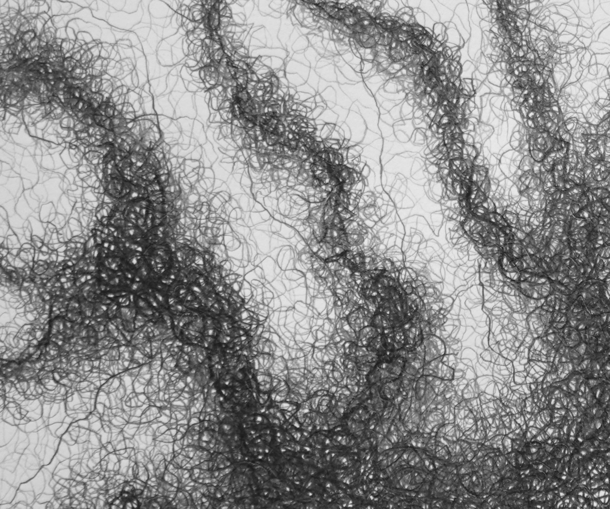 Disegno minimalista in bianco e nero con grafite: PERMEATO - Art Contemporaneo di Judi Tavill