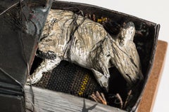 La souris dans une boîte, sculpture de couleur terre : « Prophecy »