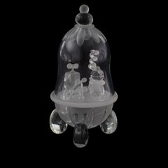„Glaskugel mit Rädern“ aus mundgeblasenem, geschnitztem und geätztem Glas